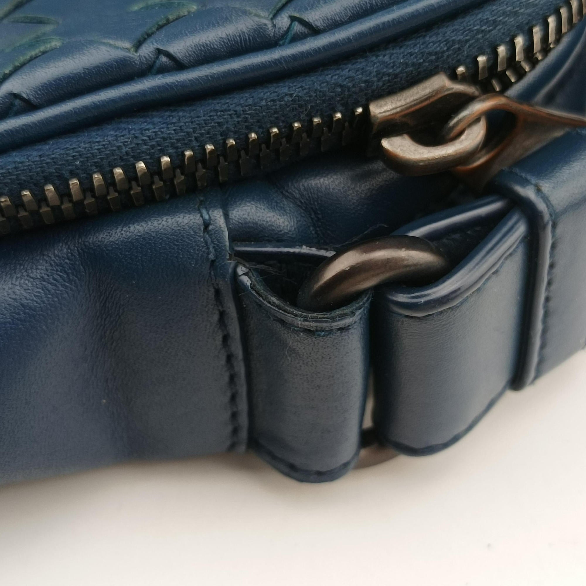 Secondhand Bottega Veneta Intrecciato Navy lambskin  shoulderbag | stylenewstar