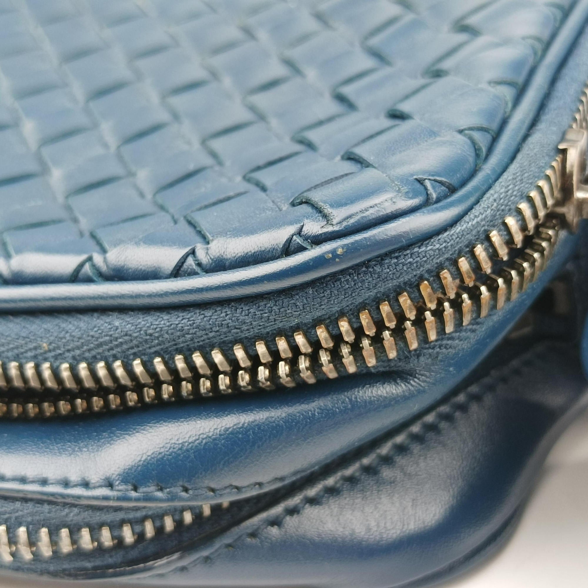 Secondhand Bottega Veneta Intrecciato Navy lambskin  shoulderbag | stylenewstar