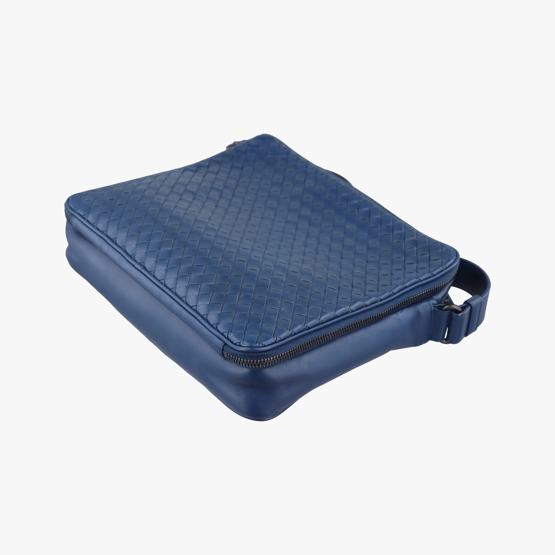 Secondhand Bottega Veneta Intrecciato Navy lambskin  shoulderbag | stylenewstar