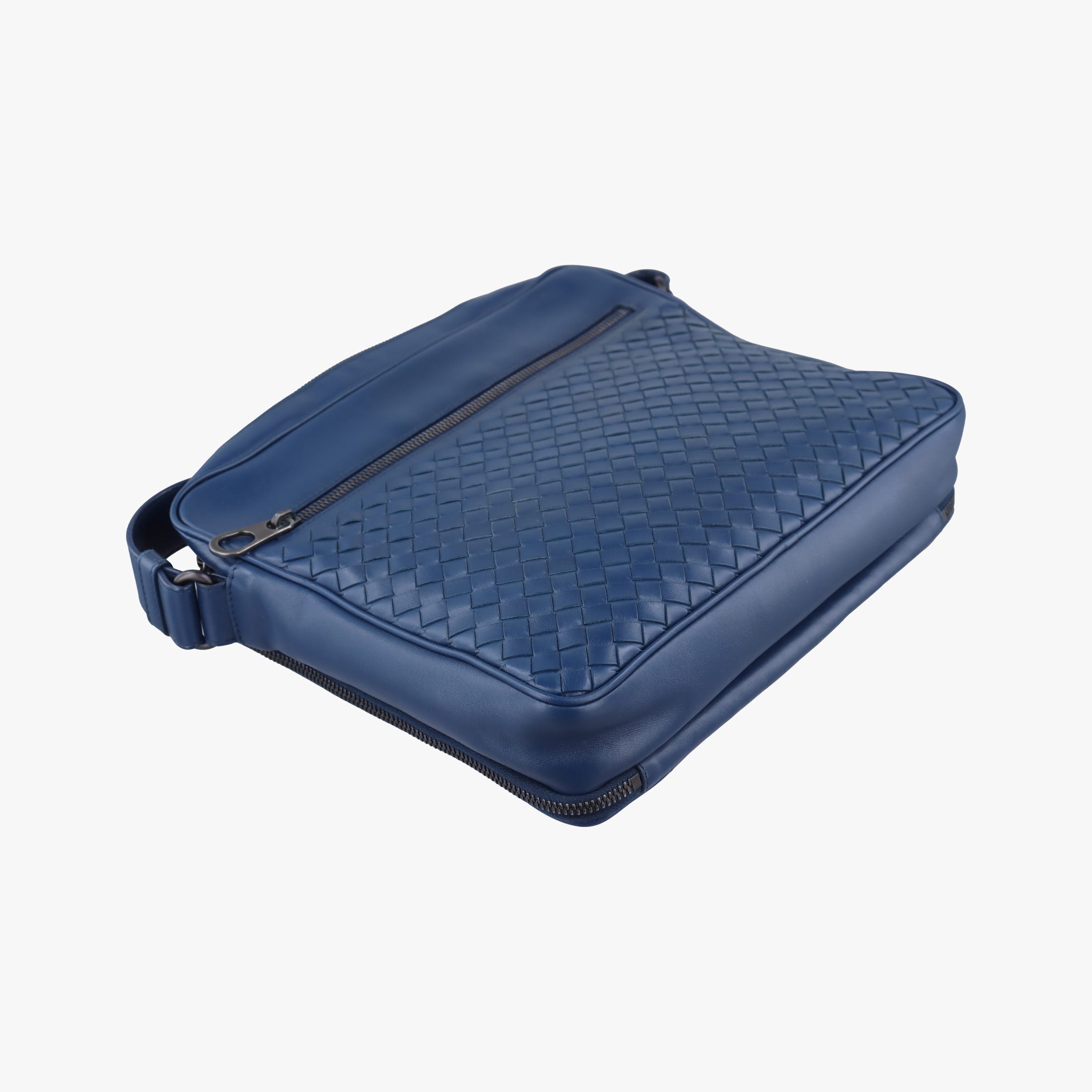 Secondhand Bottega Veneta Intrecciato Navy lambskin  shoulderbag | stylenewstar