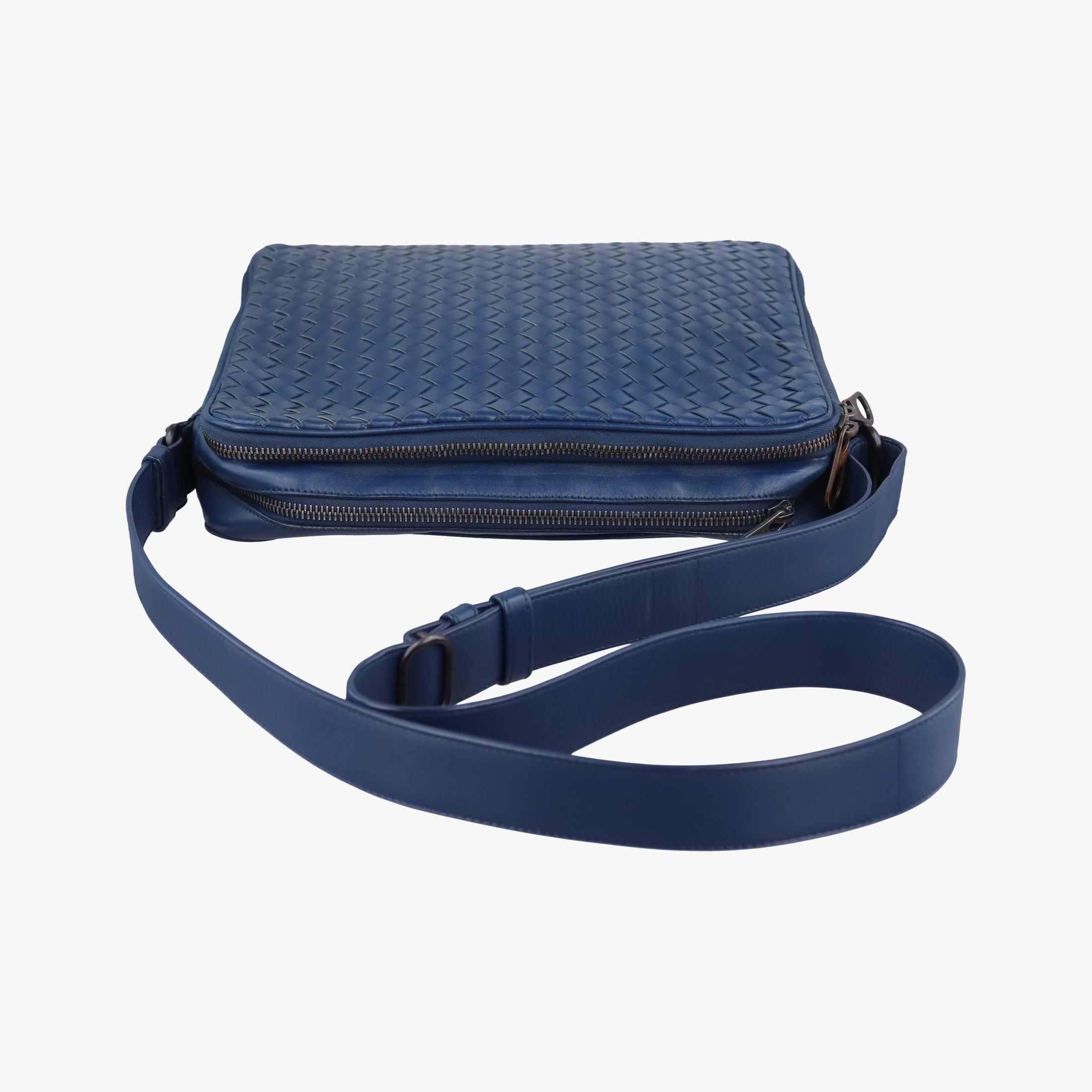 Secondhand Bottega Veneta Intrecciato Navy lambskin  shoulderbag | stylenewstar