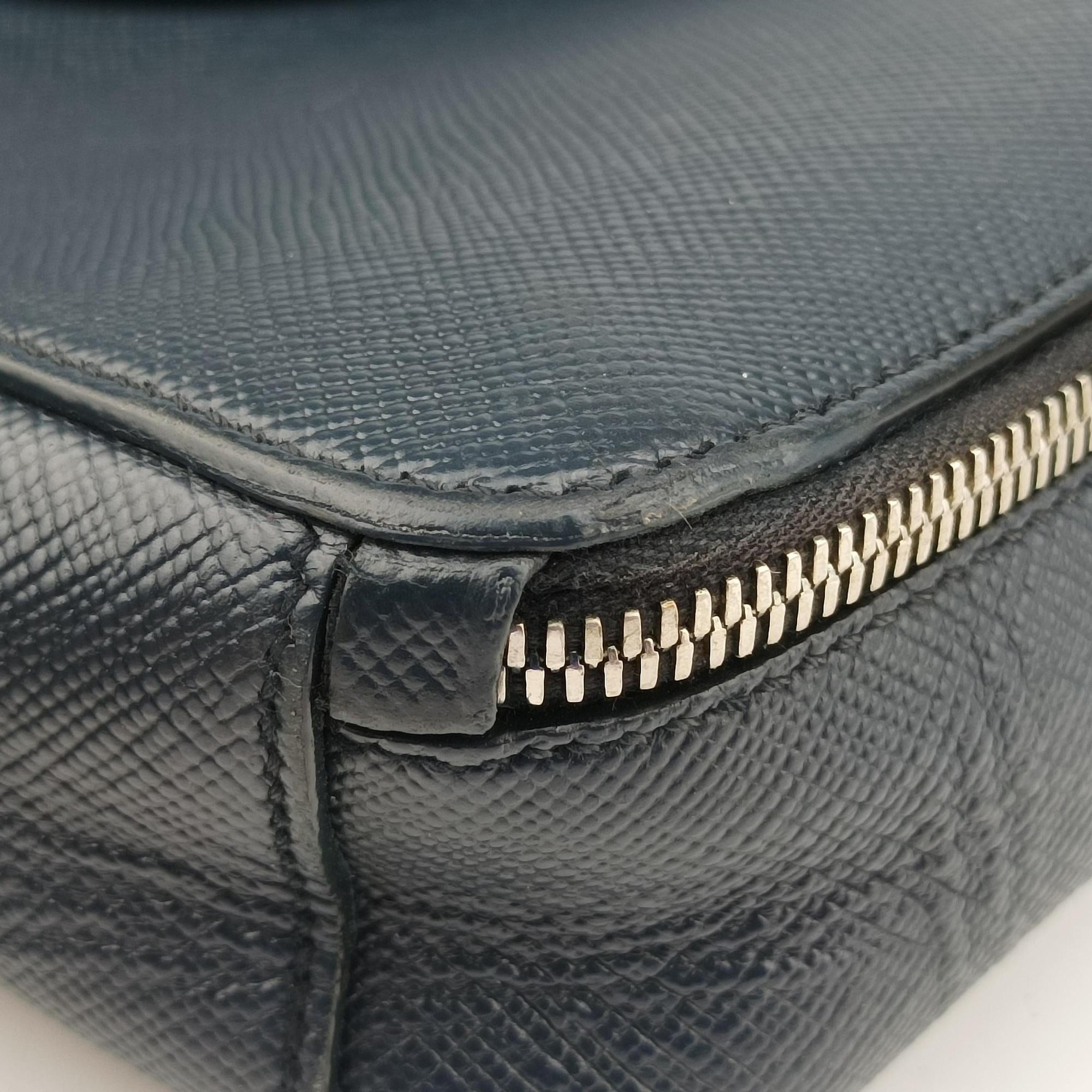 Pre-owned Prada Business Briefcase Navy SAFFIANO Leather 2VE368 handbag | stylenewstar