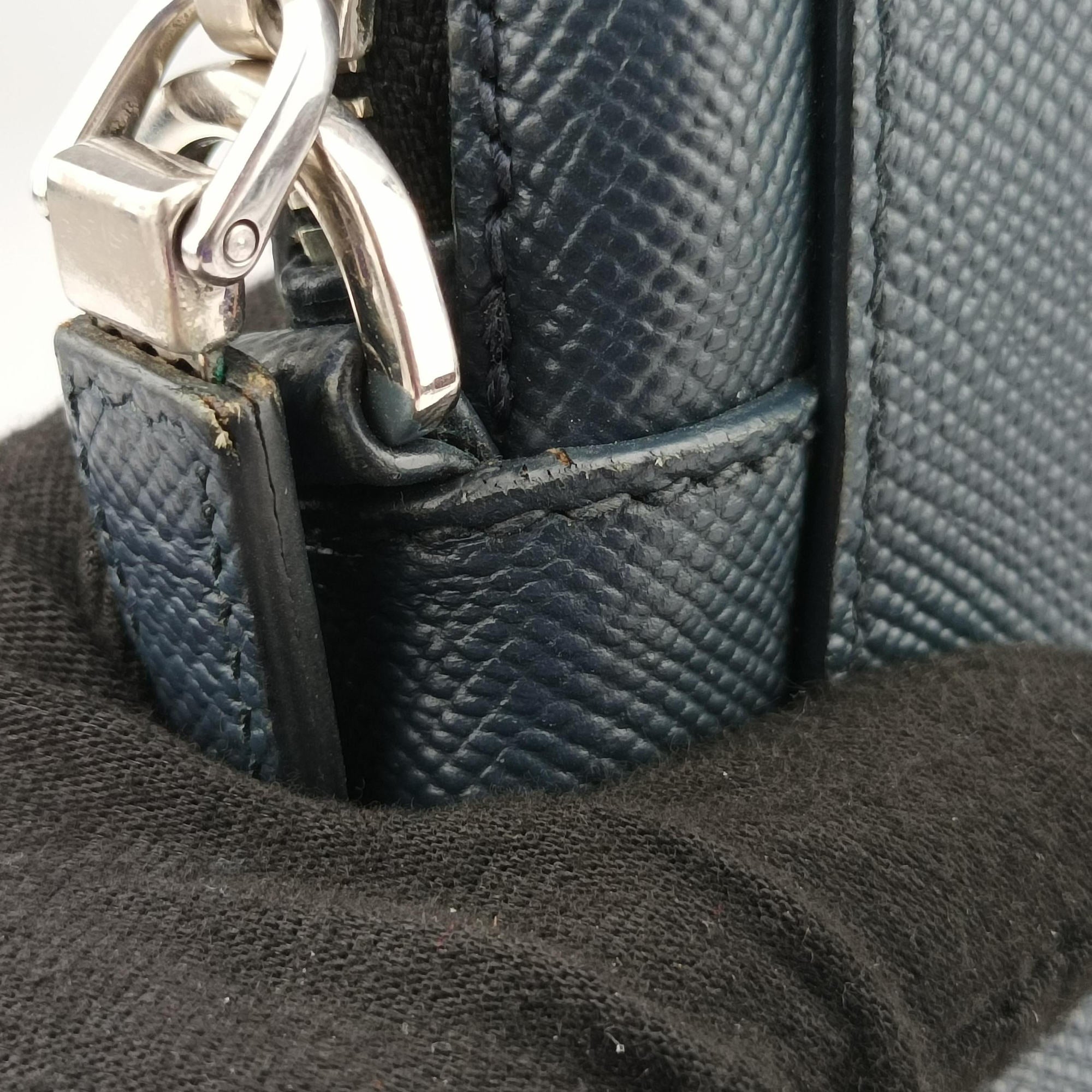 Pre-owned Prada Business Briefcase Navy SAFFIANO Leather 2VE368 handbag | stylenewstar
