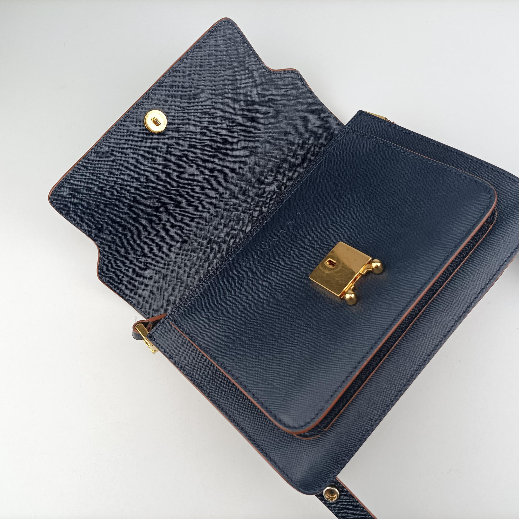 Pre-owned Marni TRUNK Navy Saffiano Leather   shoulderbag | stylenewstar