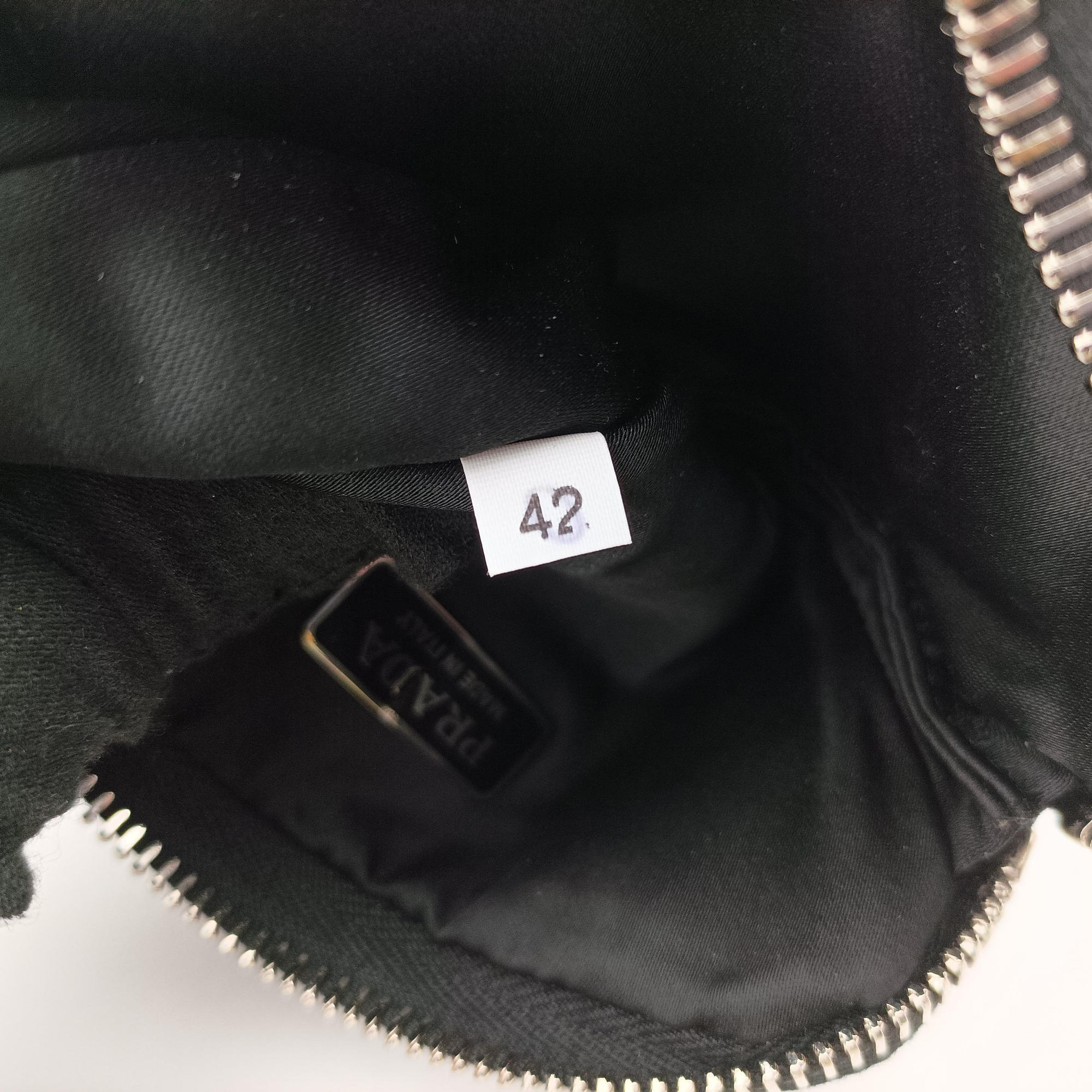 Pre-owned Prada Triangle Crystal Black Leather 1NR015 shoulderbag | stylenewstar