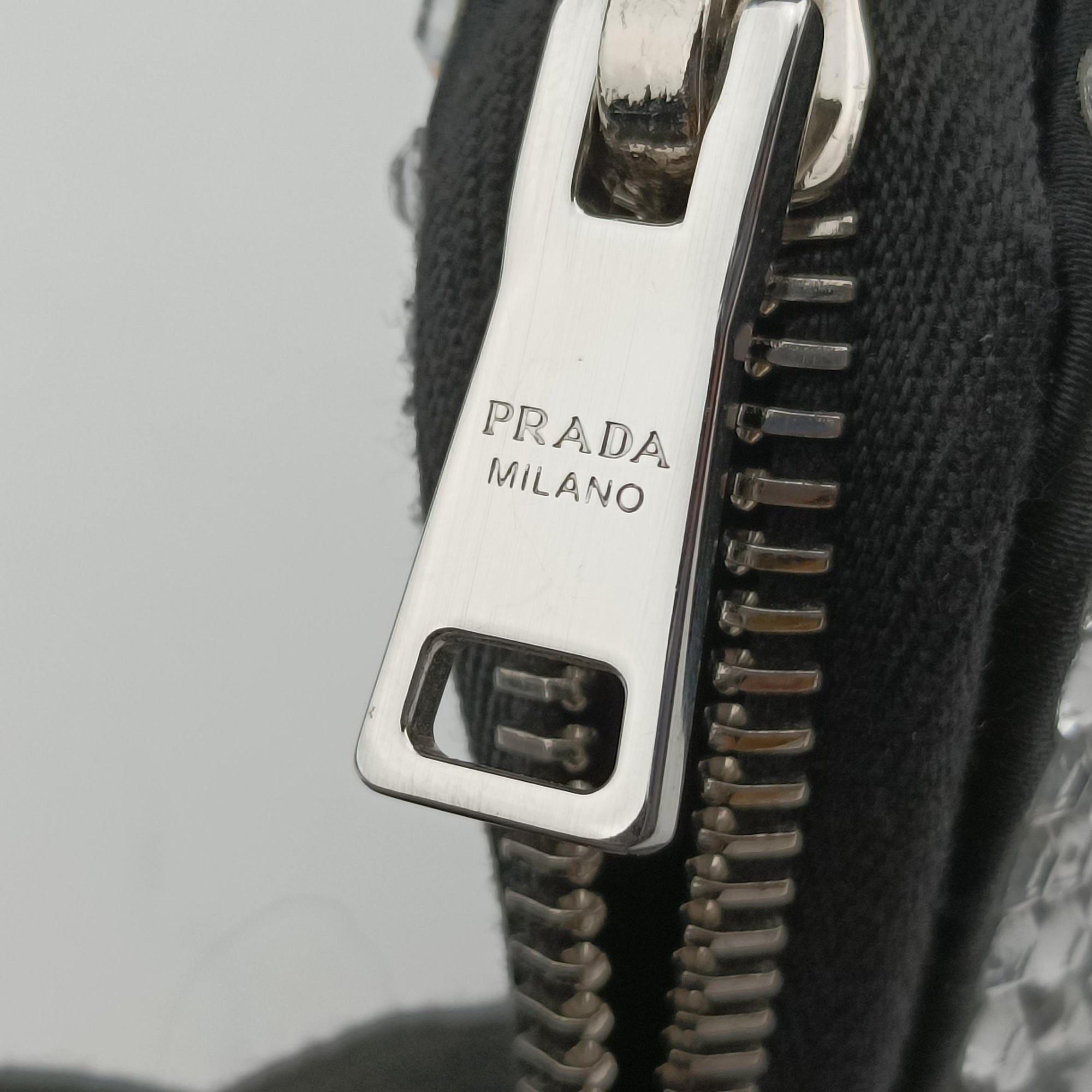 Pre-owned Prada Triangle Crystal Black Leather 1NR015 shoulderbag | stylenewstar