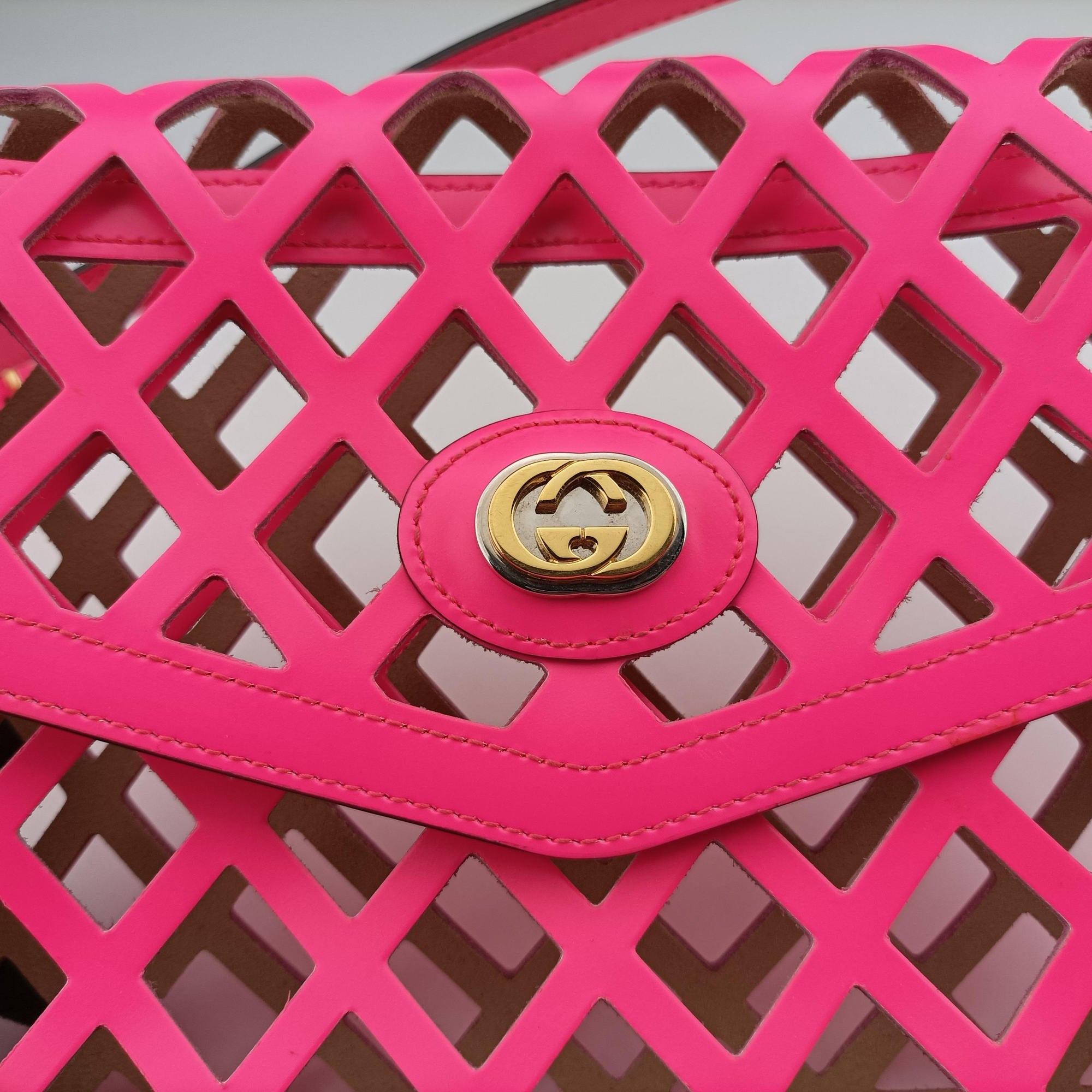 Pre-owned Gucci Cutout Floral Pink×multi Leather×canvas 550138 shoulderbag | stylenewstar