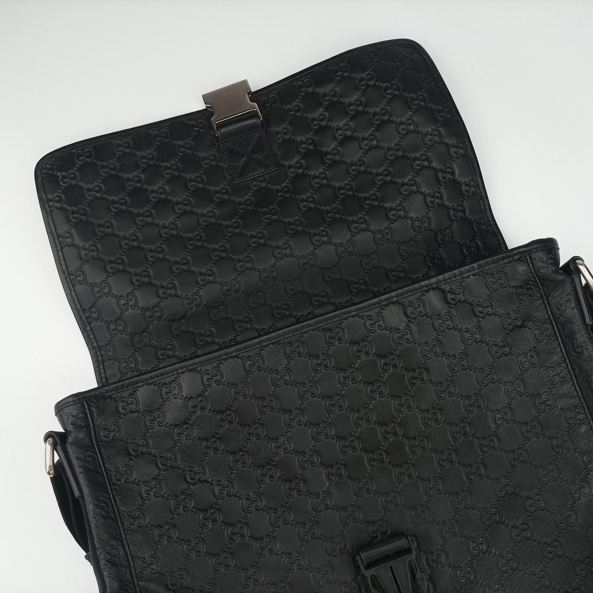 Pre-owned Gucci Guccissima Rubber Messenger Black Leather 246067 shoulderbag | stylenewstar