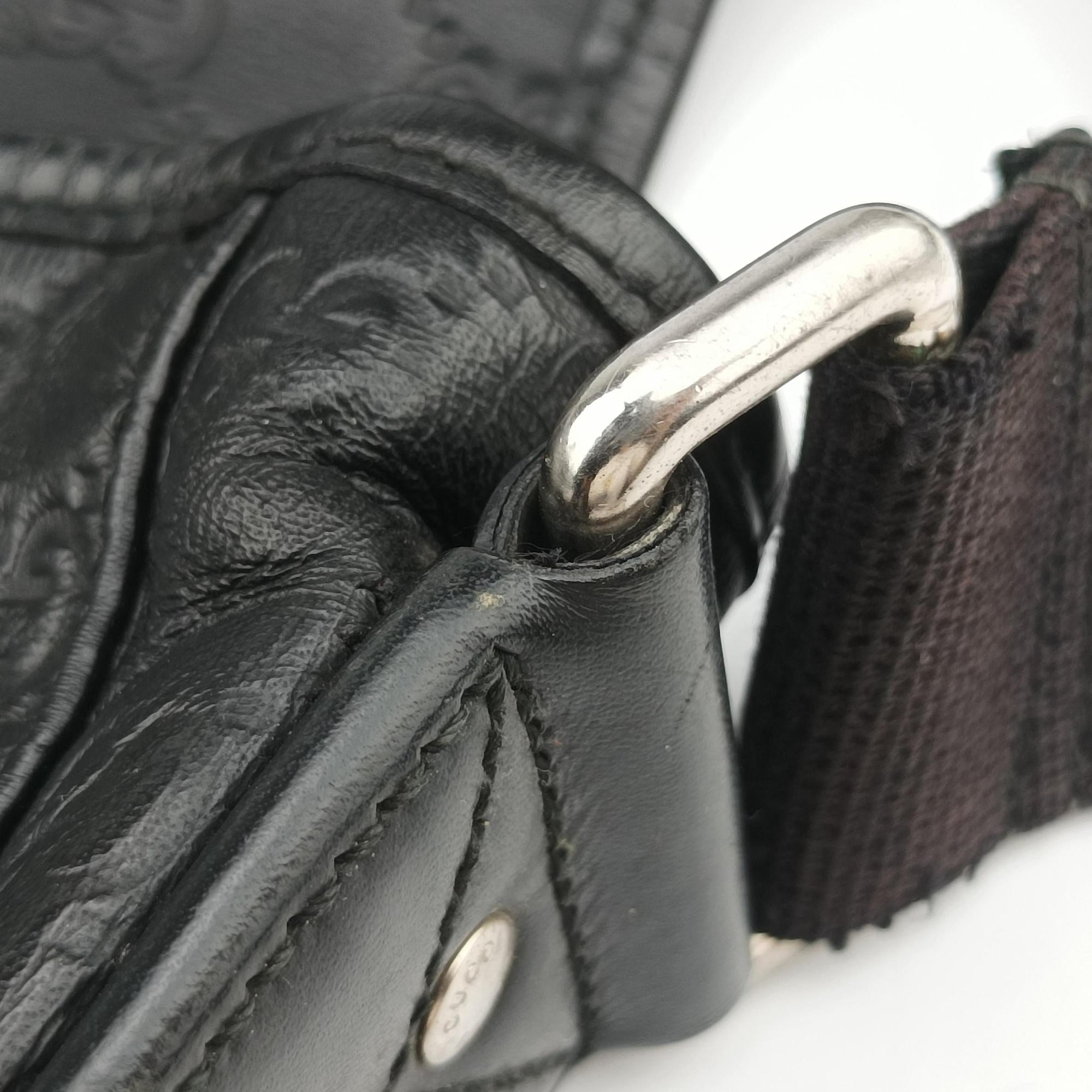 Pre-owned Gucci Guccissima Rubber Messenger Black Leather 246067 shoulderbag | stylenewstar