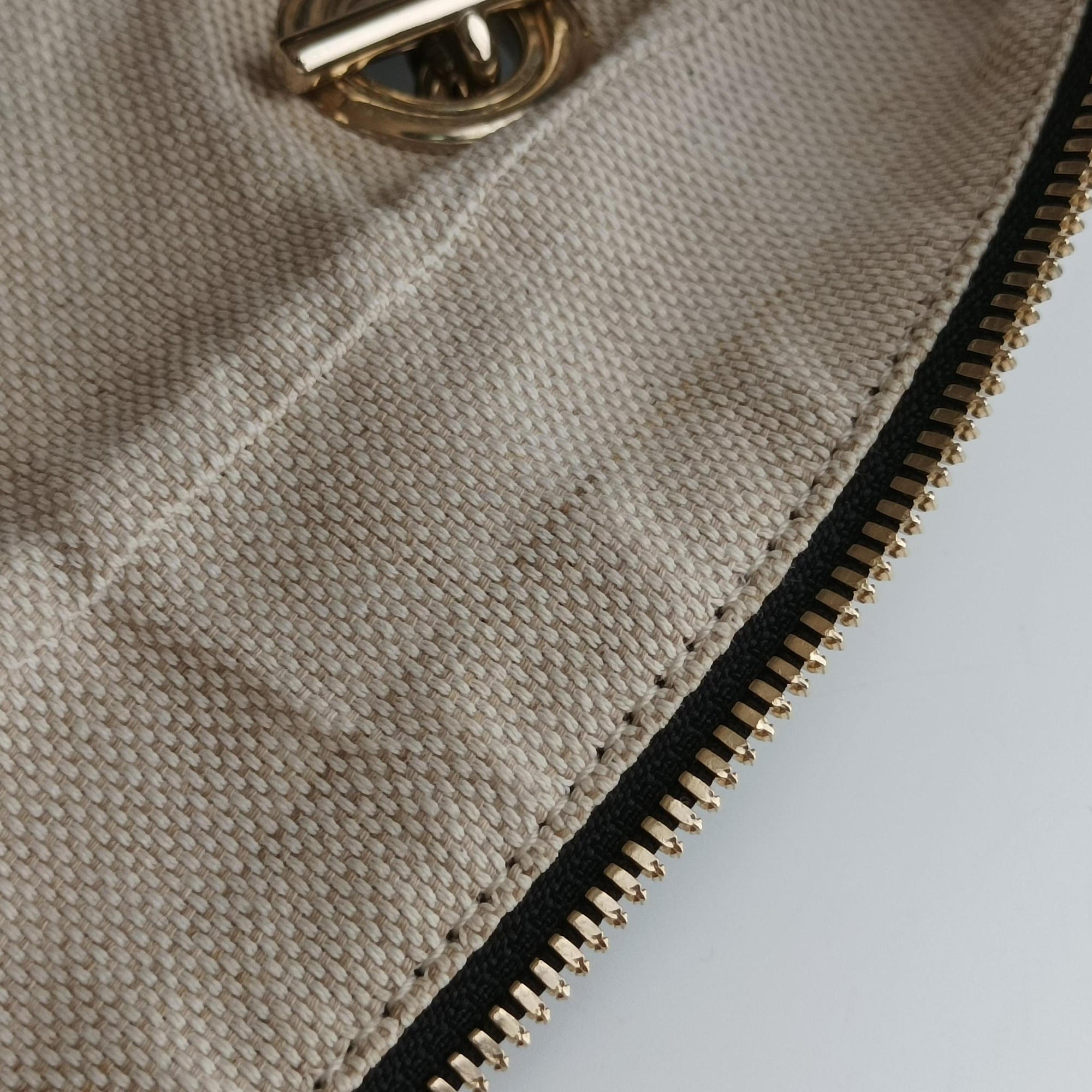 Pre-owned Gucci Soho Black Leather 353126 shoulderbag | stylenewstar