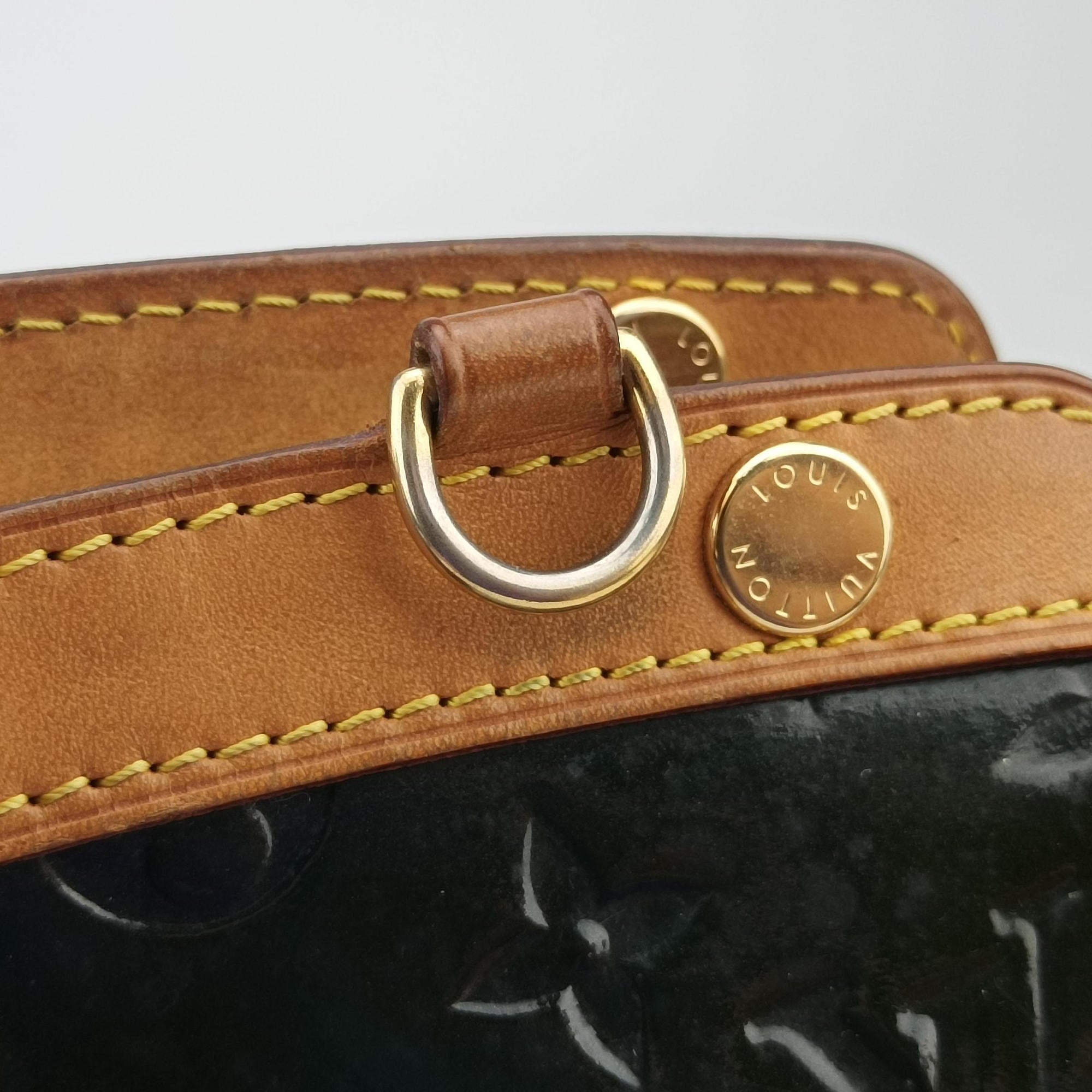 Pre-owned Louis Vuitton Brea MM granblue Vernis M90054 shoulderbag | stylenewstar