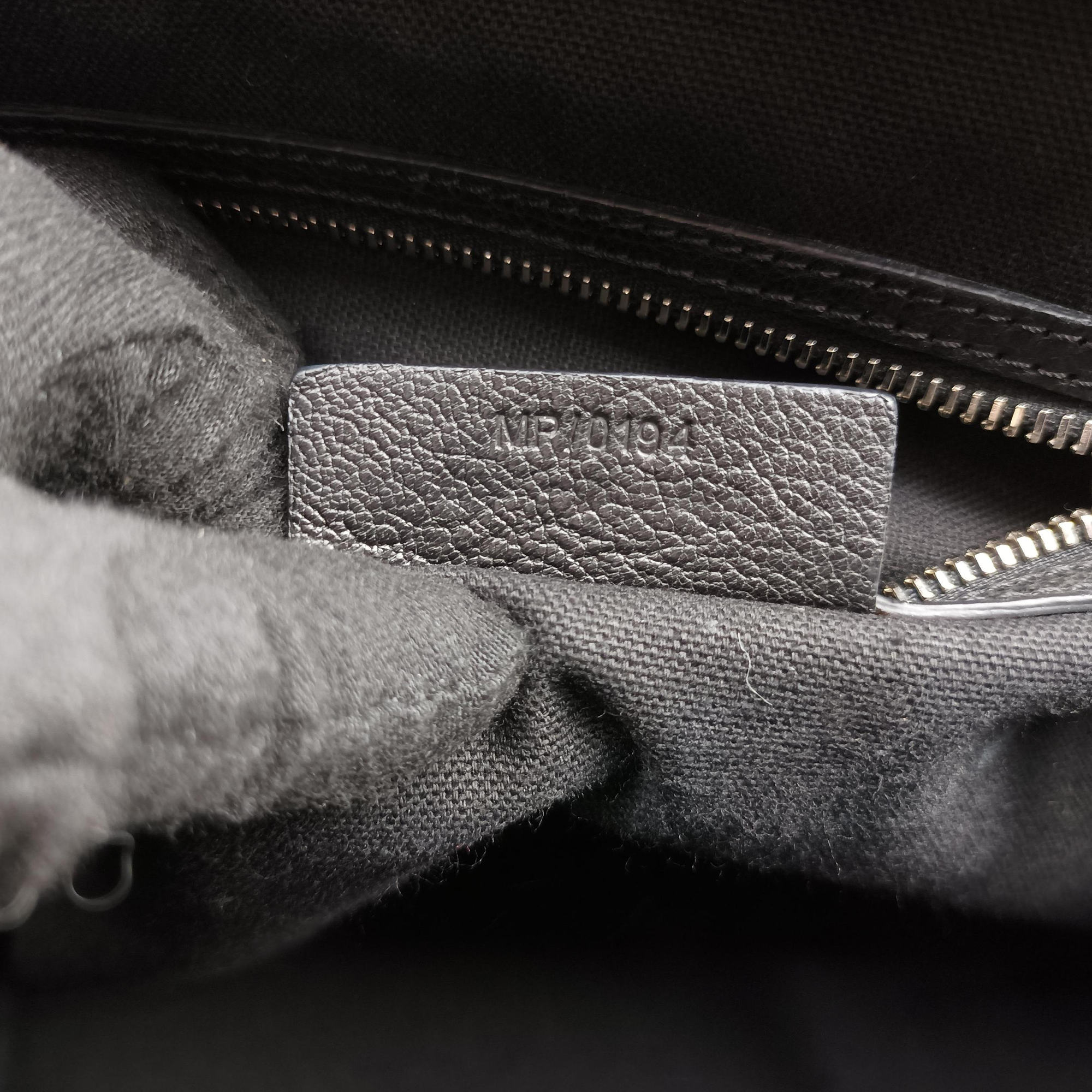Pre-owned Givenchy Antigona Medium Black leather  shoulderbag | stylenewstar