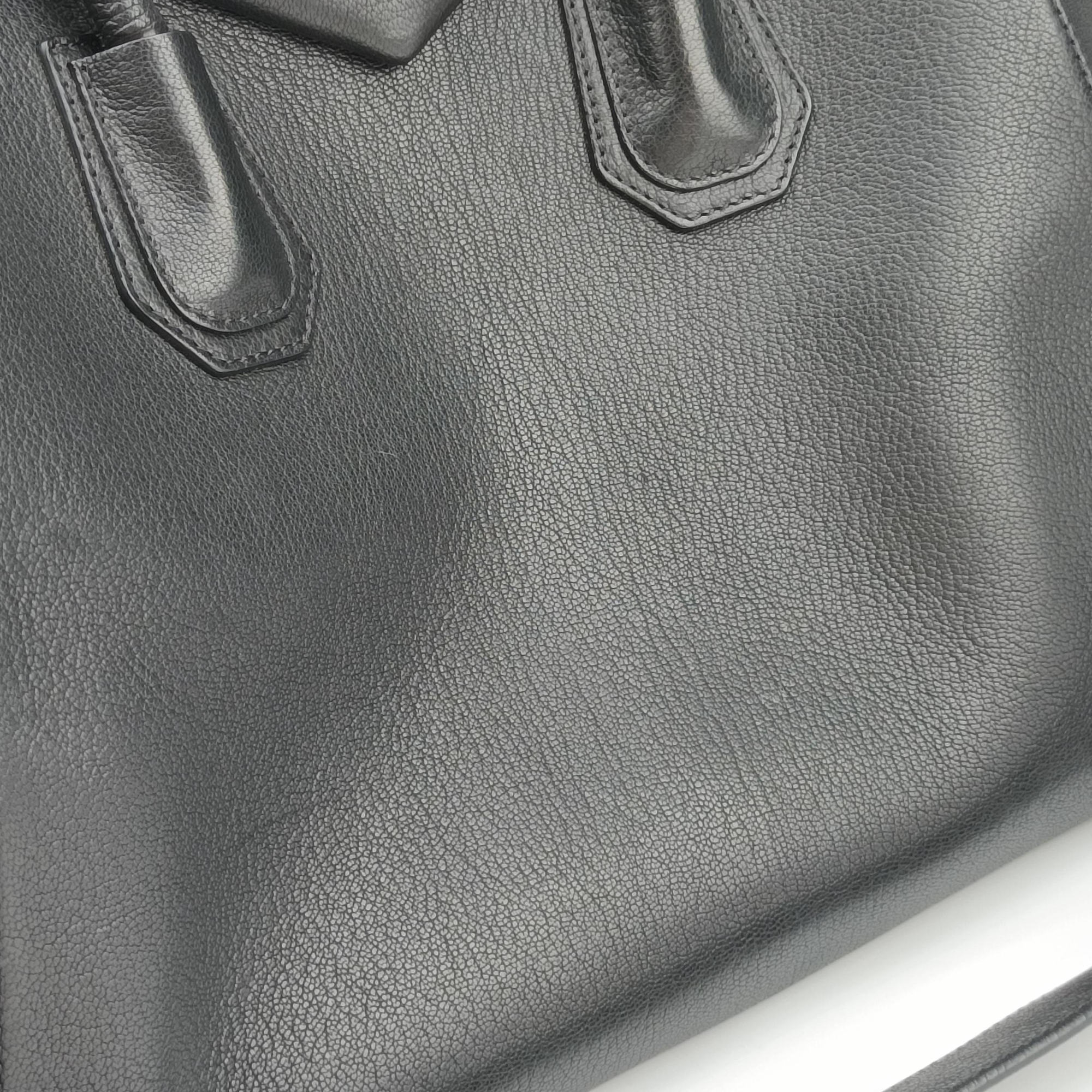 Pre-owned Givenchy Antigona Medium Black leather  shoulderbag | stylenewstar