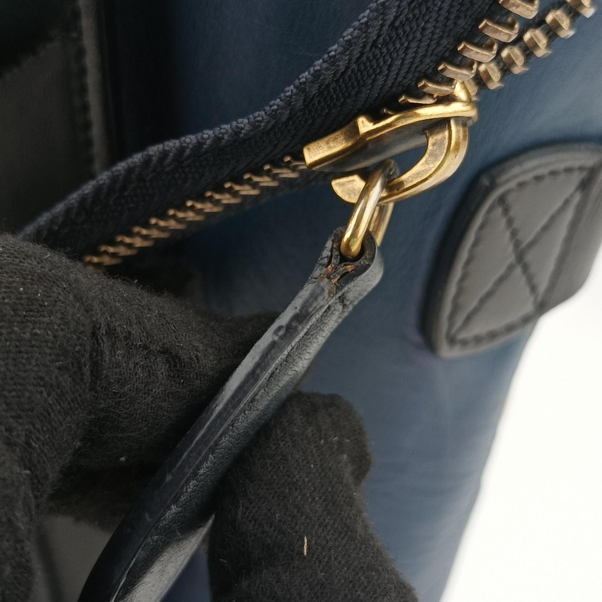 Pre-owned Celine Luggage Micro shopper Blue×black Leather  handbag | stylenewstar