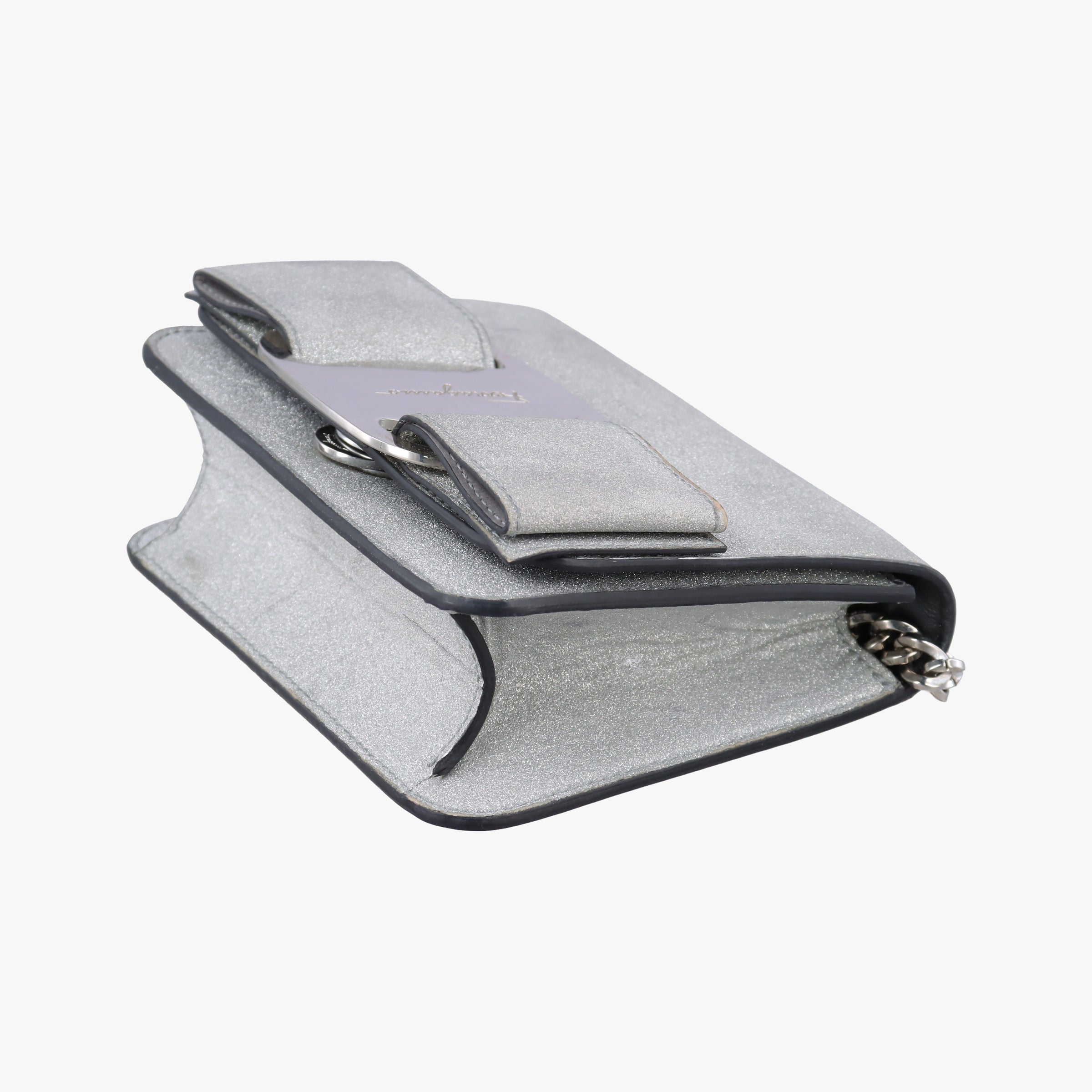 Pre-owned Ferragamo Vara Silver Leather  shoulderbag | stylenewstar