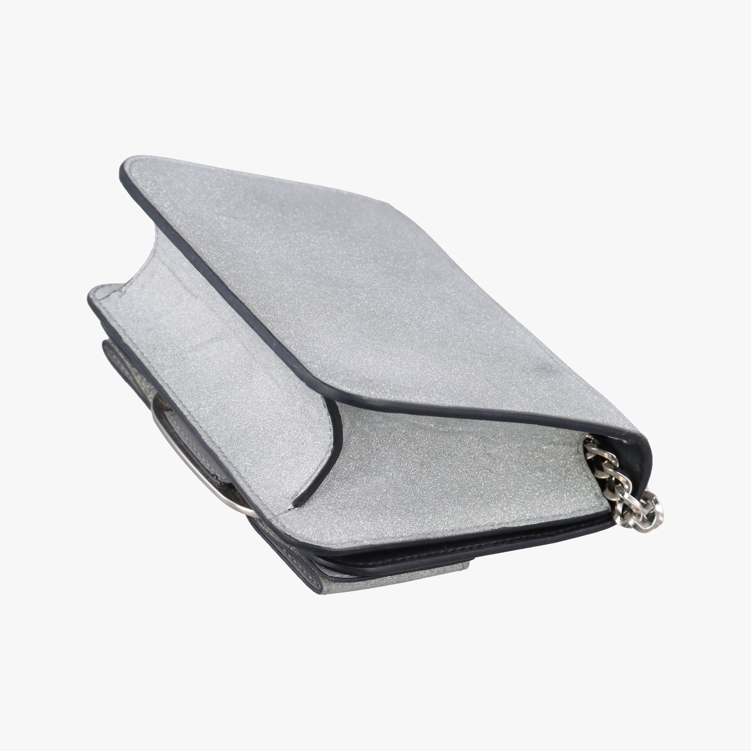 Pre-owned Ferragamo Vara Silver Leather  shoulderbag | stylenewstar