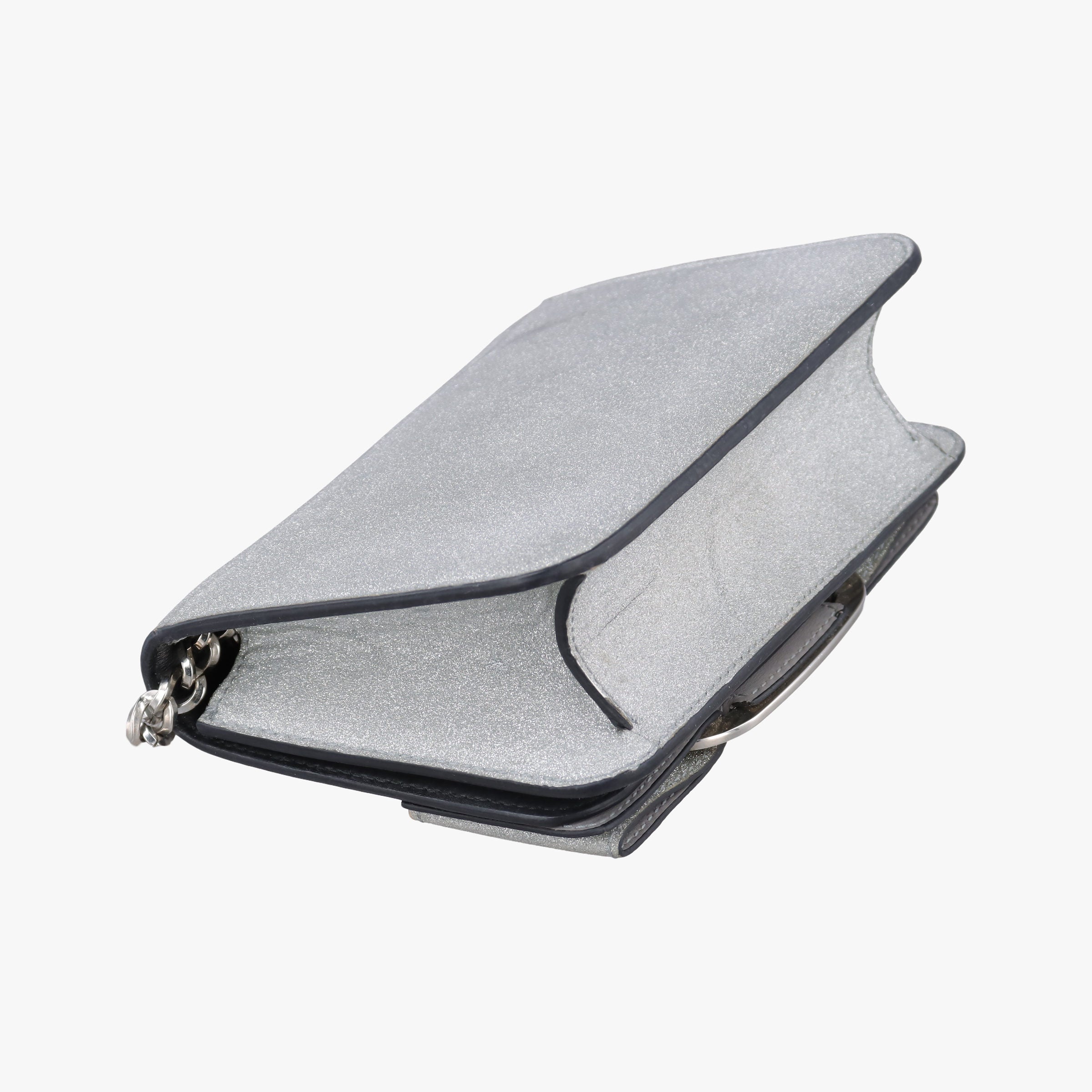 Pre-owned Ferragamo Vara Silver Leather  shoulderbag | stylenewstar