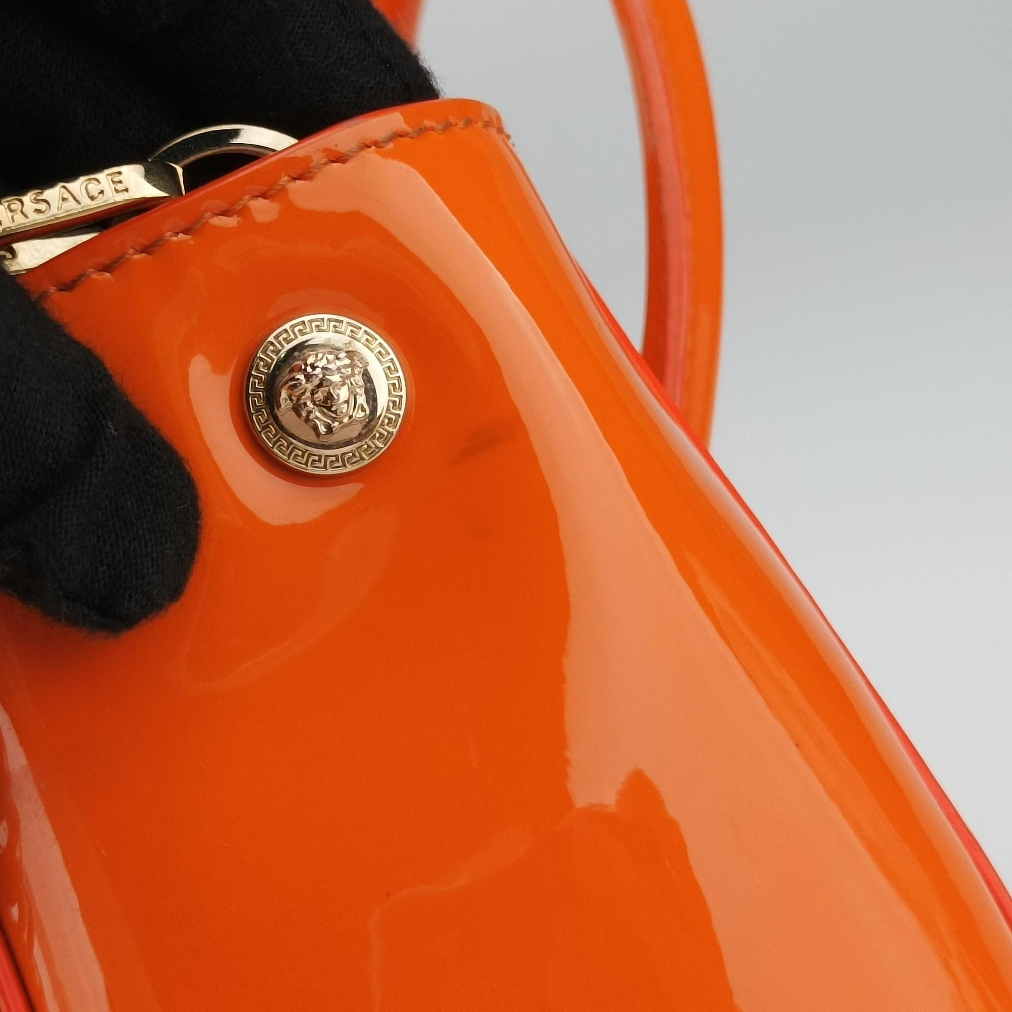Pre-owned VERSACE La Medusa Orange patent  shoulderbag | stylenewstar