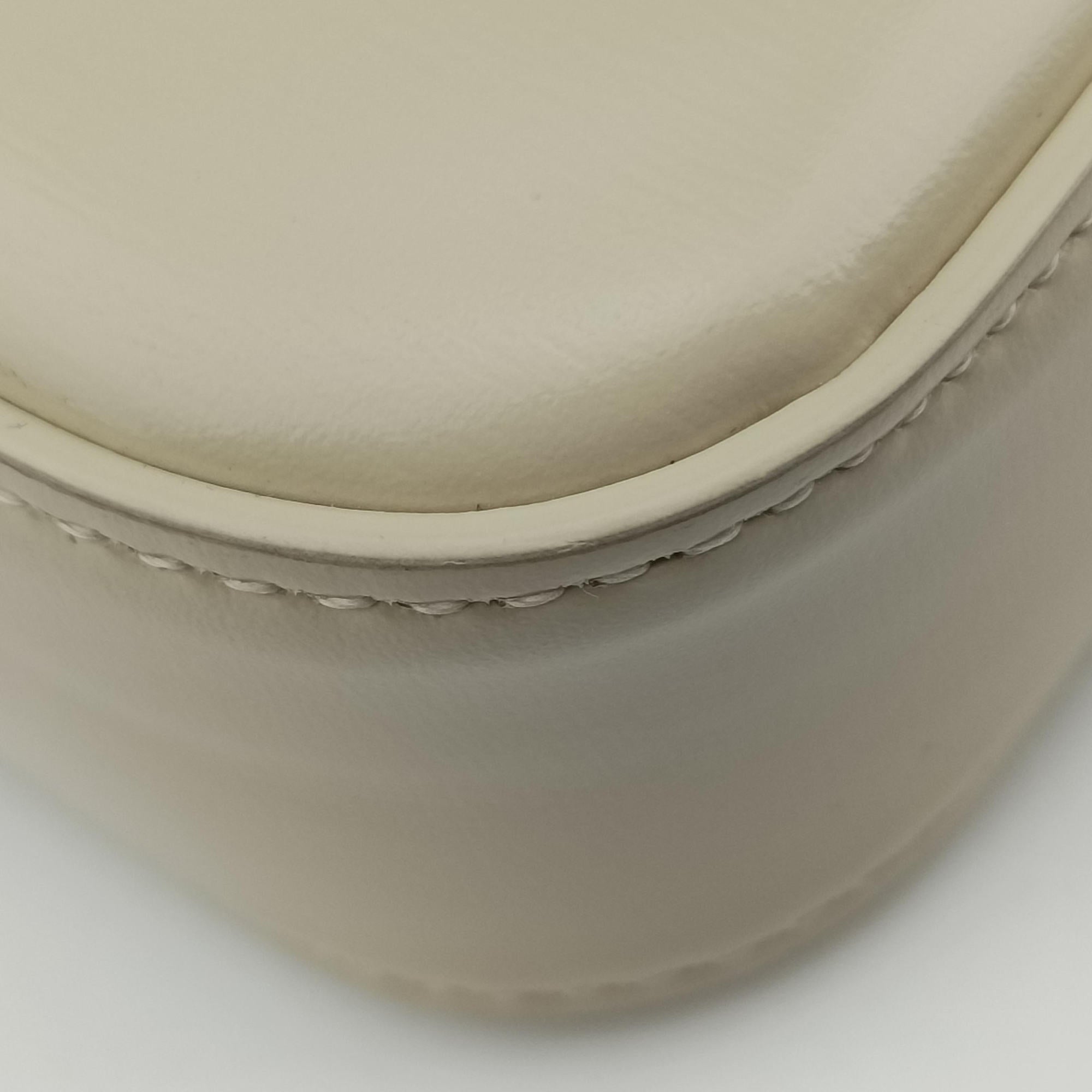 Pre-owned Celine Claude Triomphe Beige Leather  shoulderbag | stylenewstar