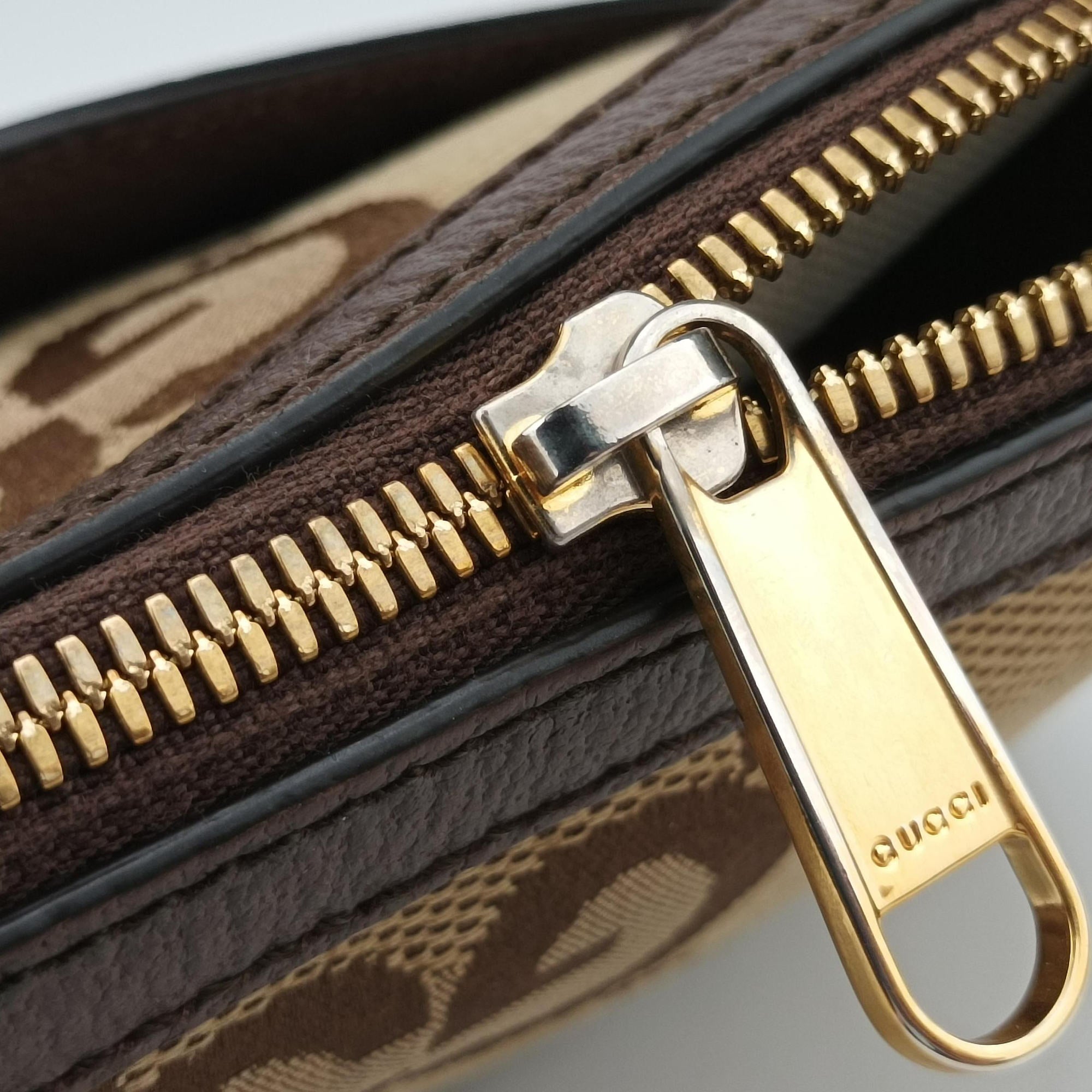 Vintage Gucci Jumbo GG Messenger Brown canvas×leather 675891 shoulderbag | stylenewstar