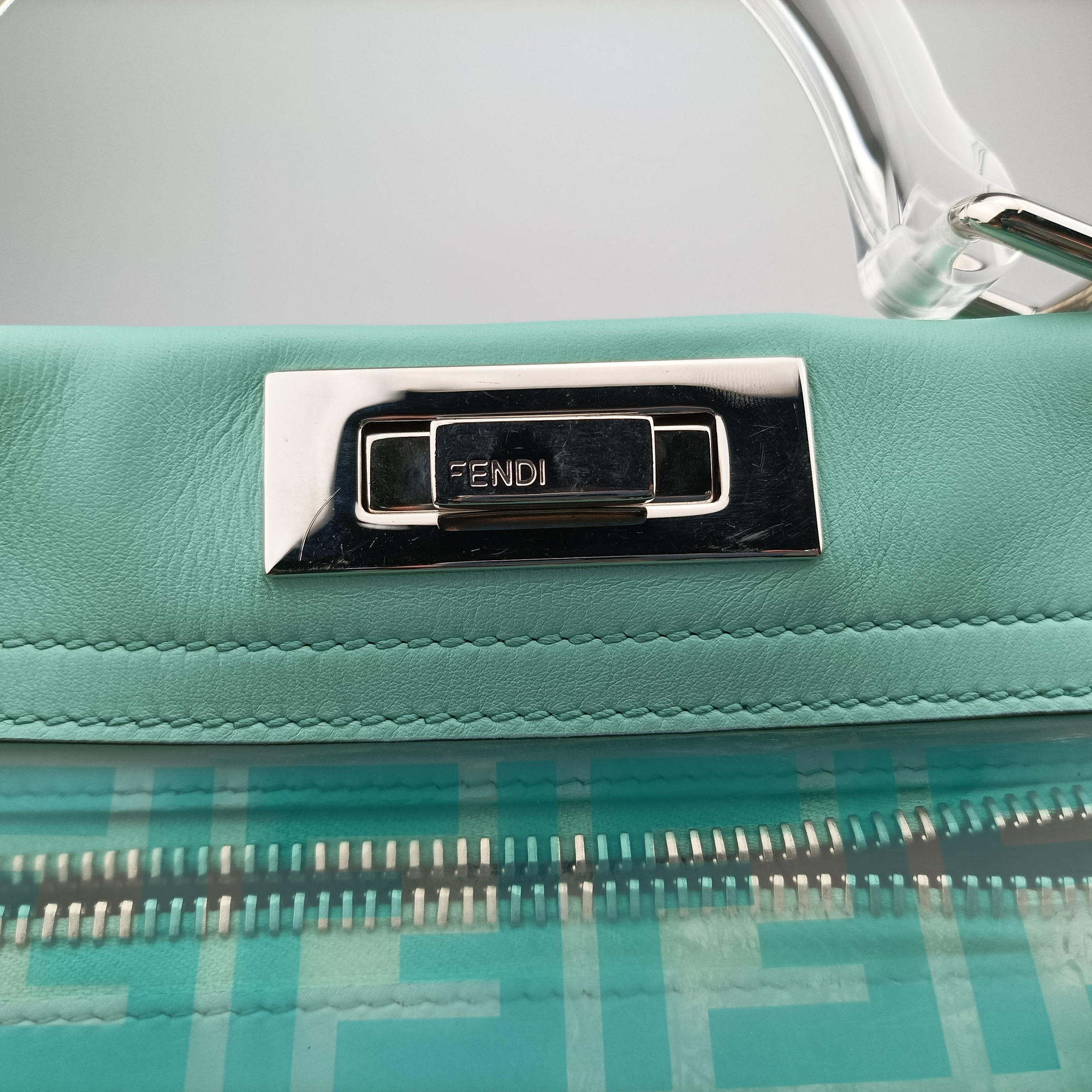 Pre-owned Fendi PEEKABOO Green Clear PVC× Leather 8BN290 shoulderbag | stylenewstar