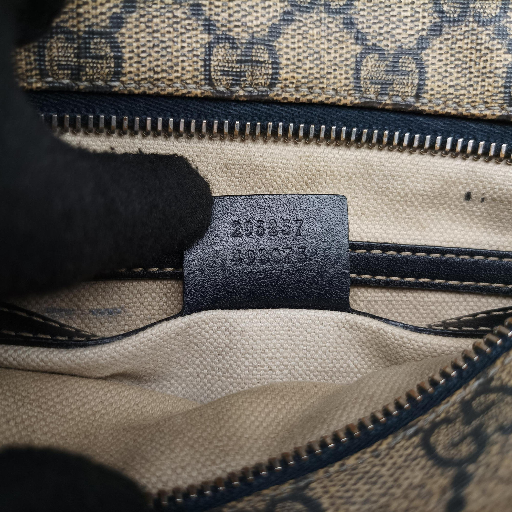 Pre-owned Gucci GG Supreme Messenger Brown×Navy PVC coated canvas 295257 shoulderbag | stylenewstar