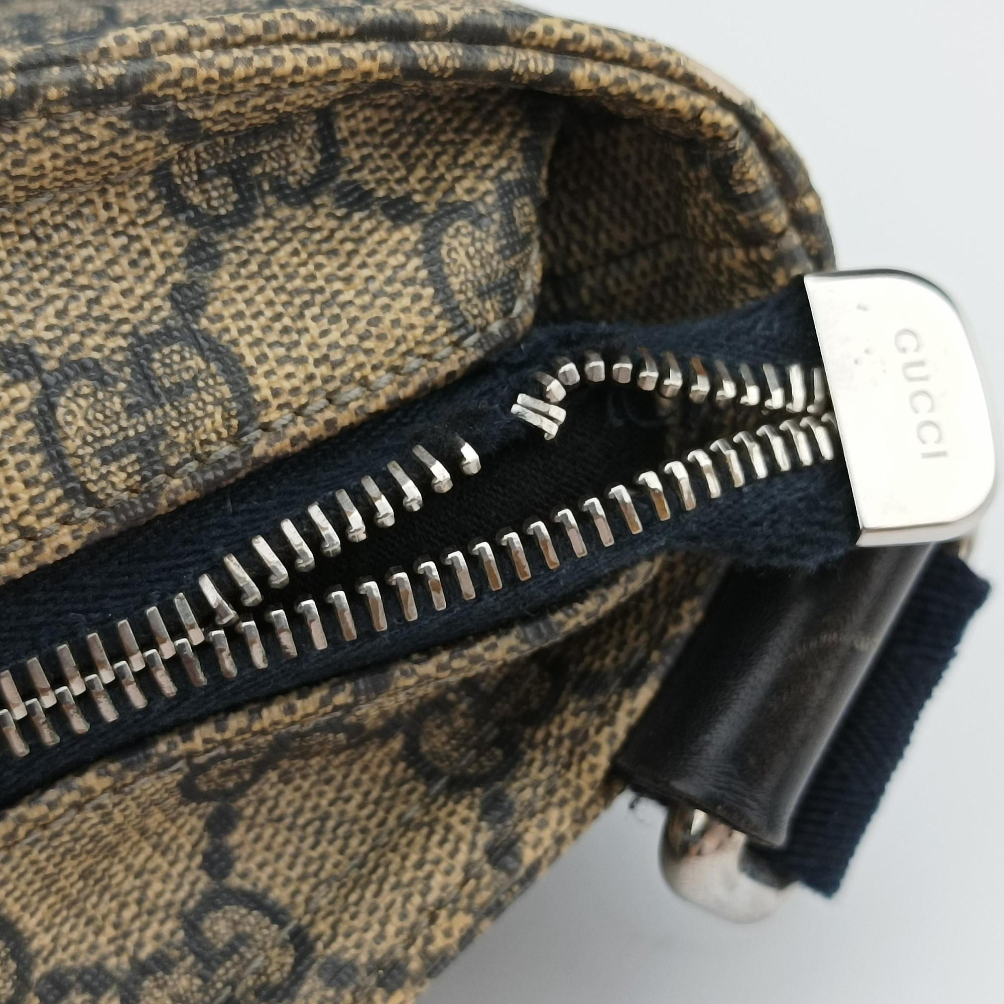 Pre-owned Gucci GG Supreme Messenger Brown×Navy PVC coated canvas 295257 shoulderbag | stylenewstar
