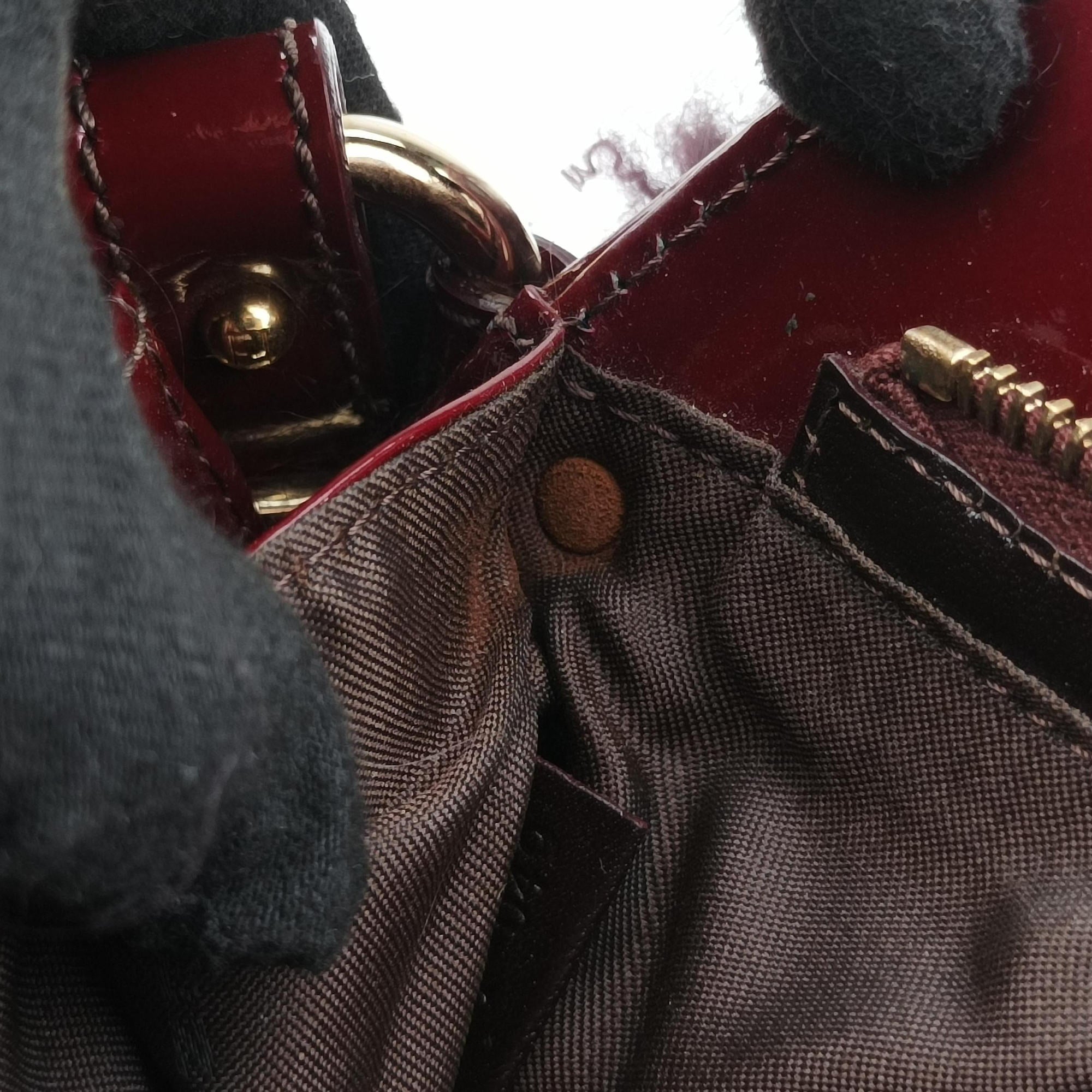 Vintage Fendi Fur bag Burgundy fur 8BR408 shoulderbag | stylenewstar