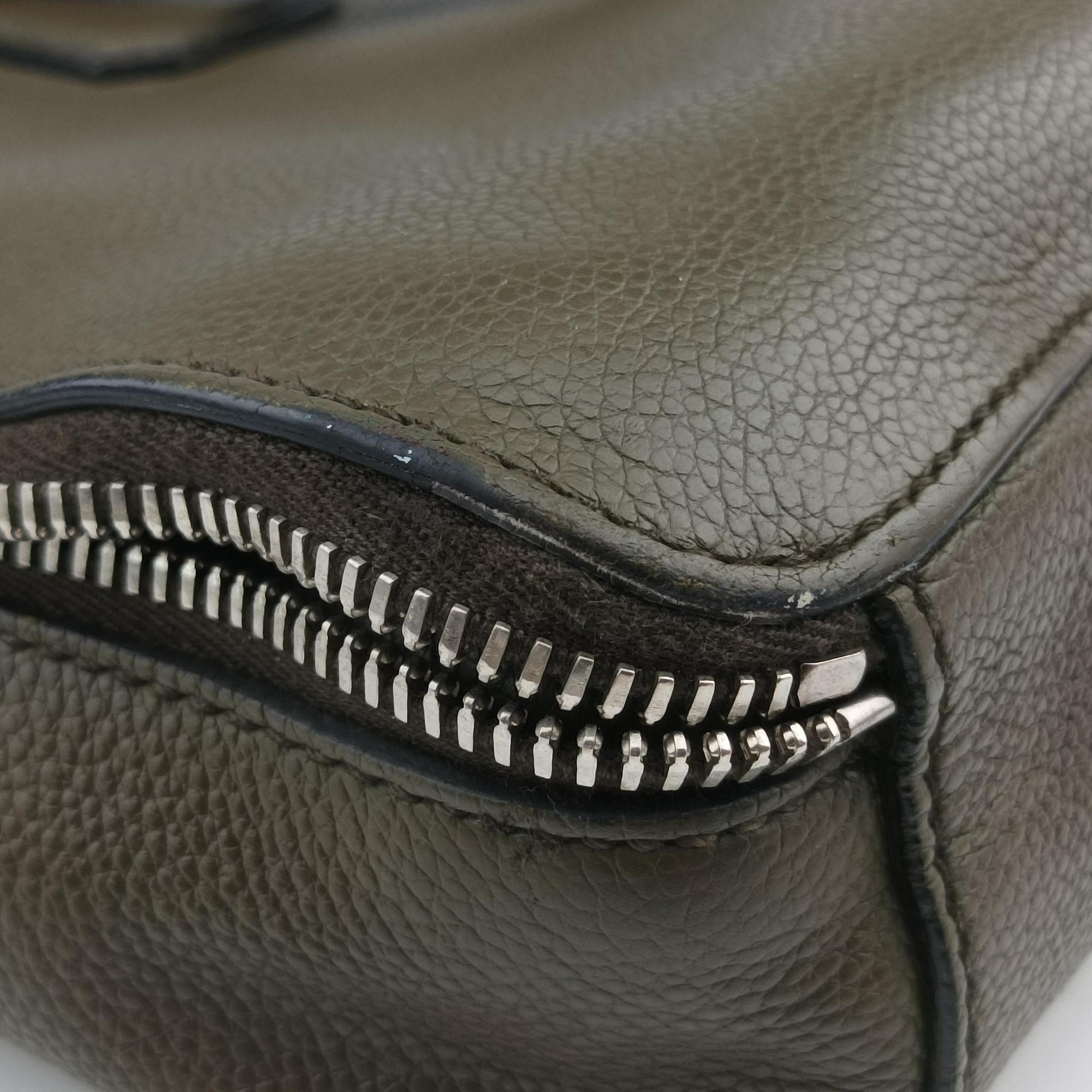Pre-owned Prada Business Briefcase Green Leather 2VE368 handbag | stylenewstar
