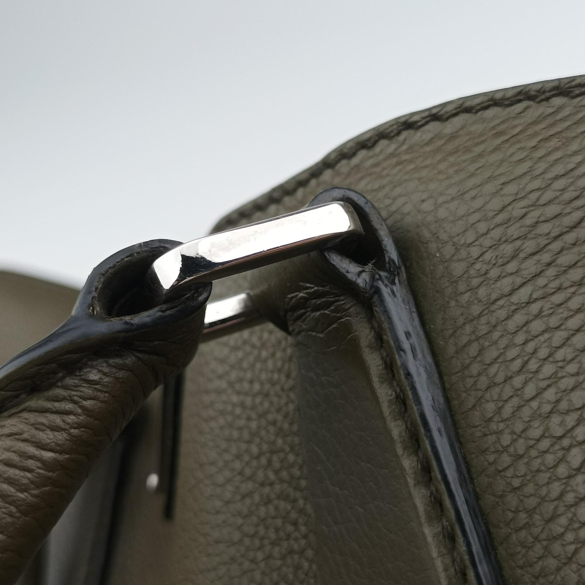 Pre-owned Prada Business Briefcase Green Leather 2VE368 handbag | stylenewstar