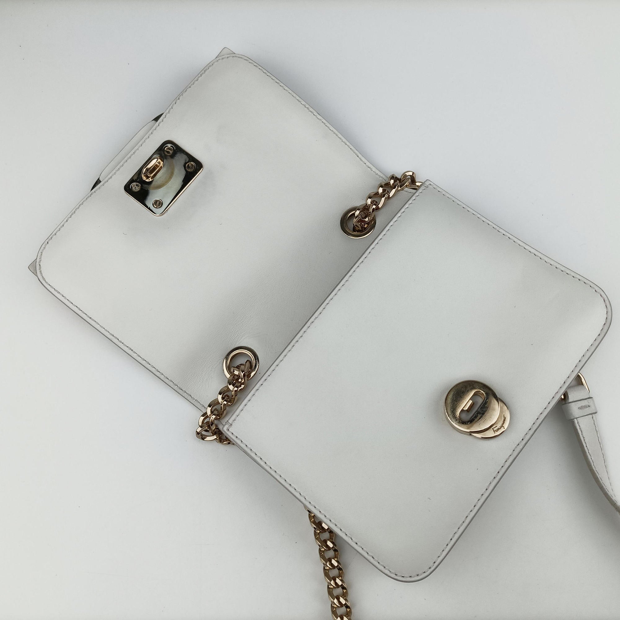 Pre-owned Ferragamo Viva White×multicolor Leather  shoulderbag | stylenewstar