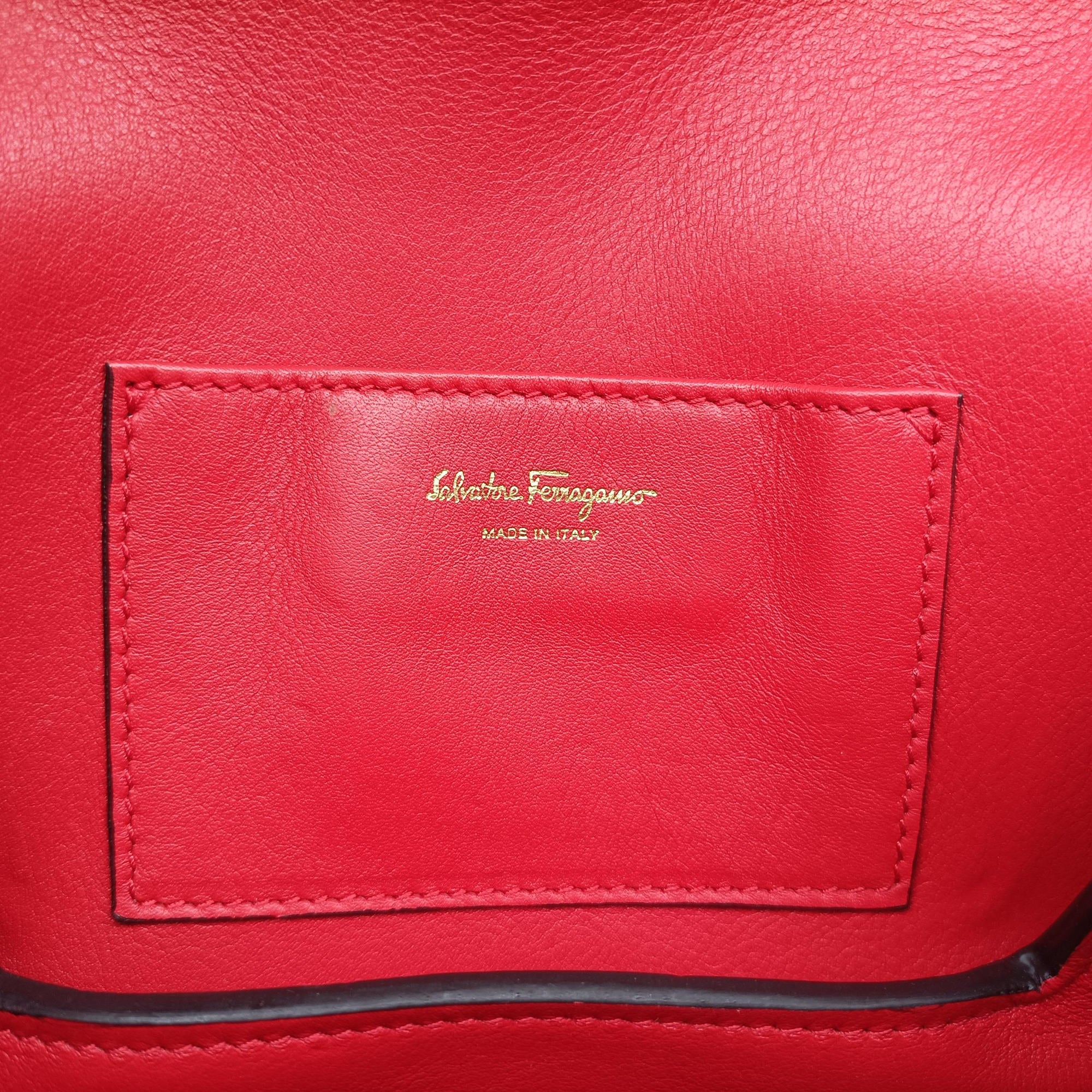 Vintage Ferragamo Vara Red Leather  shoulderbag | stylenewstar