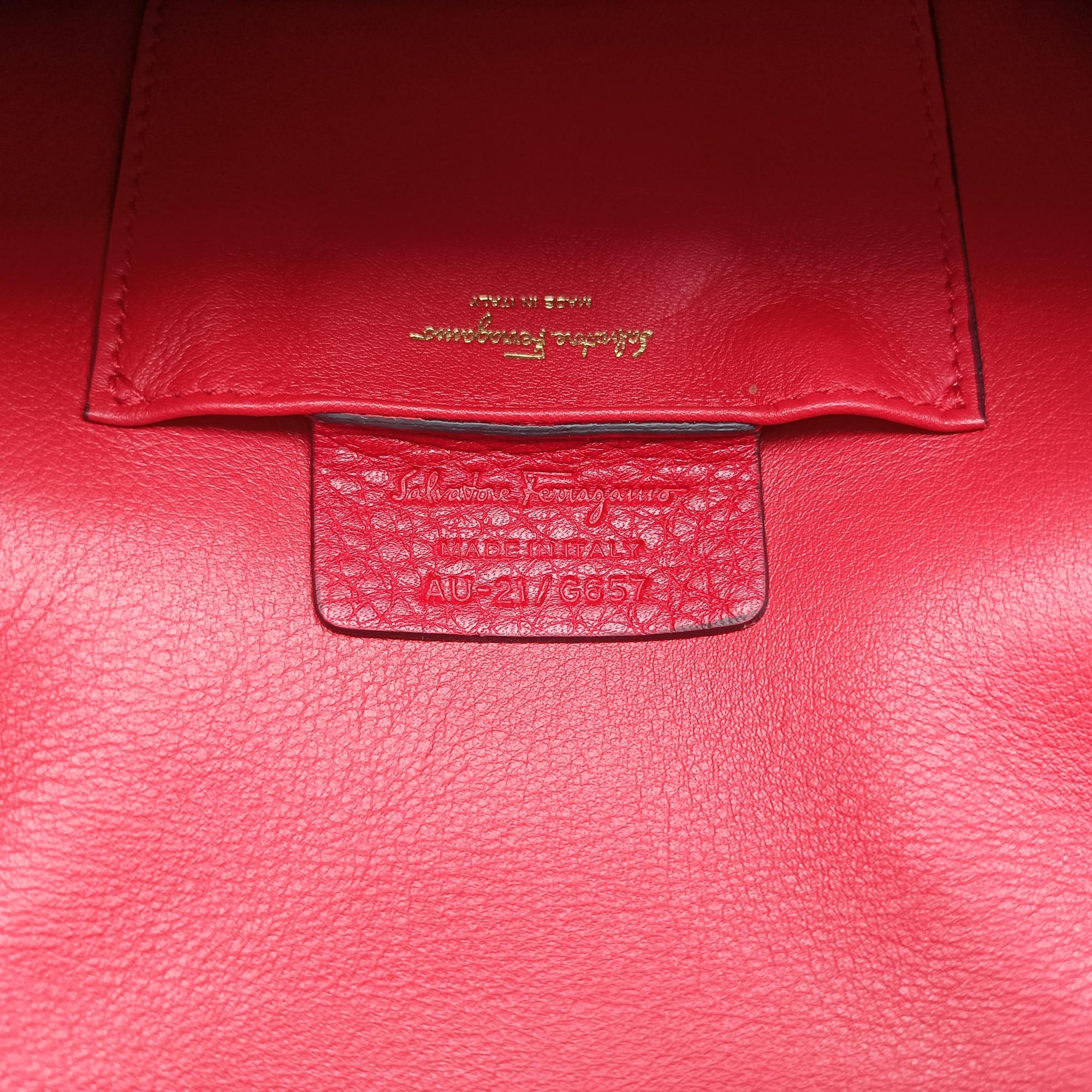 Vintage Ferragamo Vara Red Leather  shoulderbag | stylenewstar