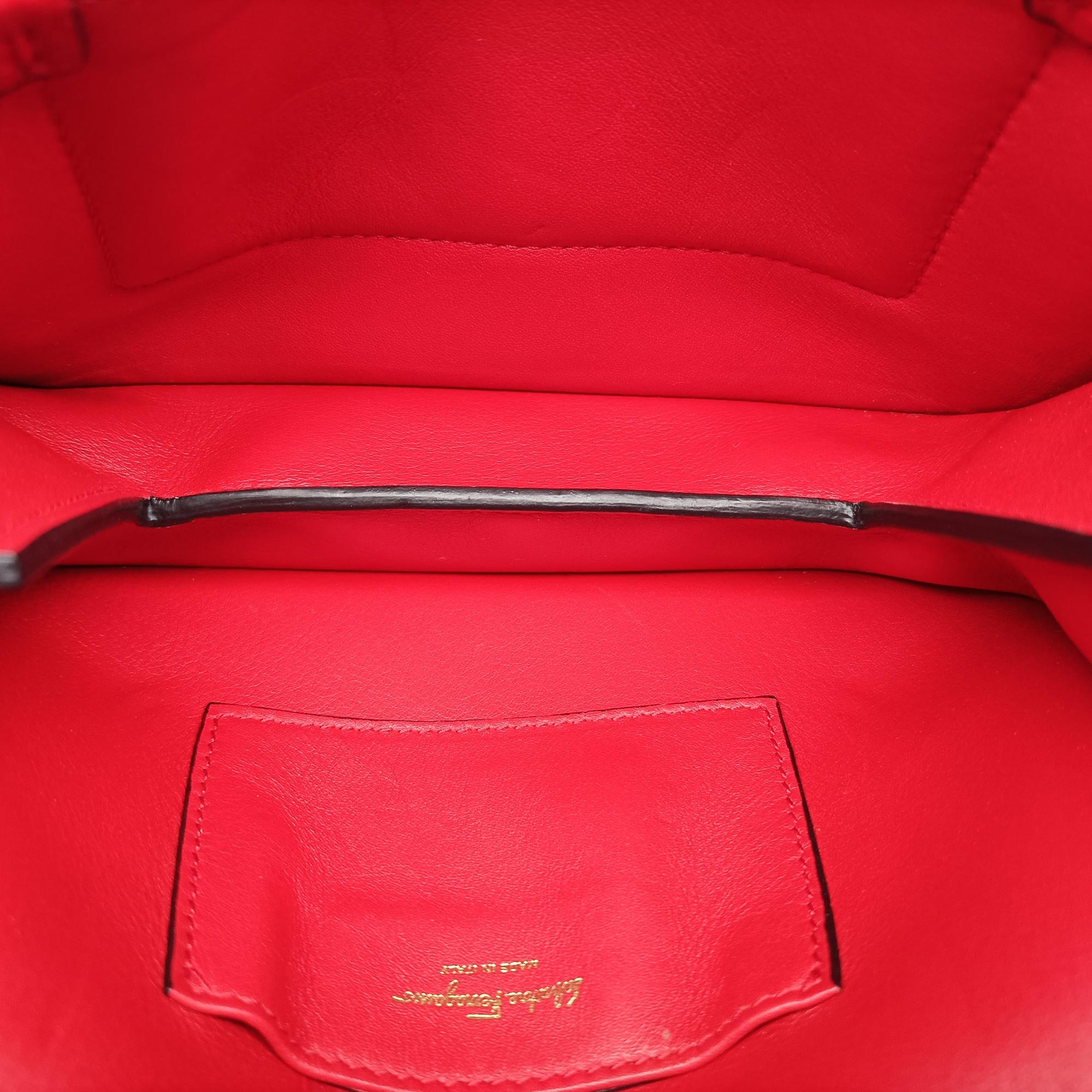 Vintage Ferragamo Vara Red Leather  shoulderbag | stylenewstar