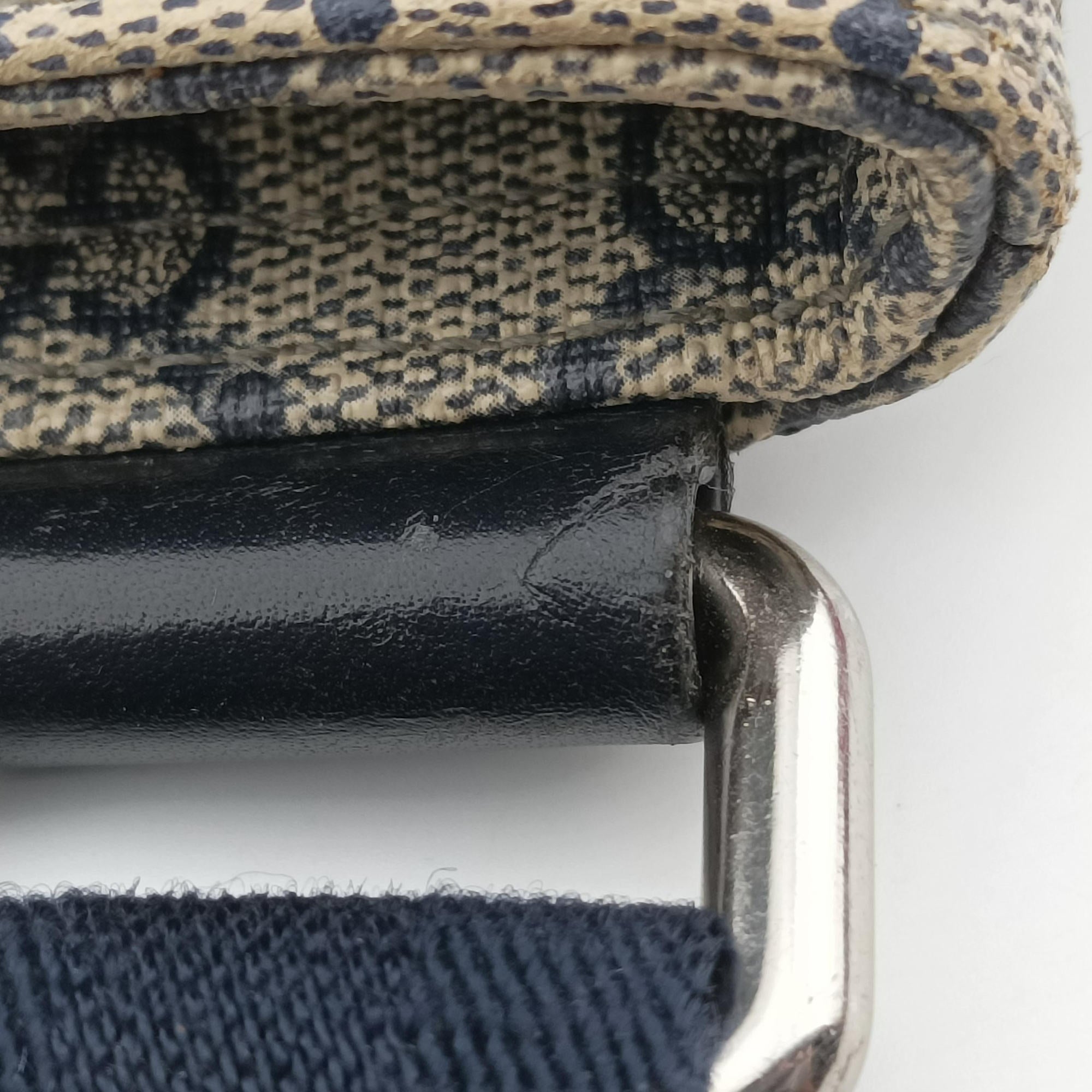 Vintage Gucci GG Supreme Messenger Beige × Navy PVC coated canvas×leather 295257 shoulderbag | stylenewstar