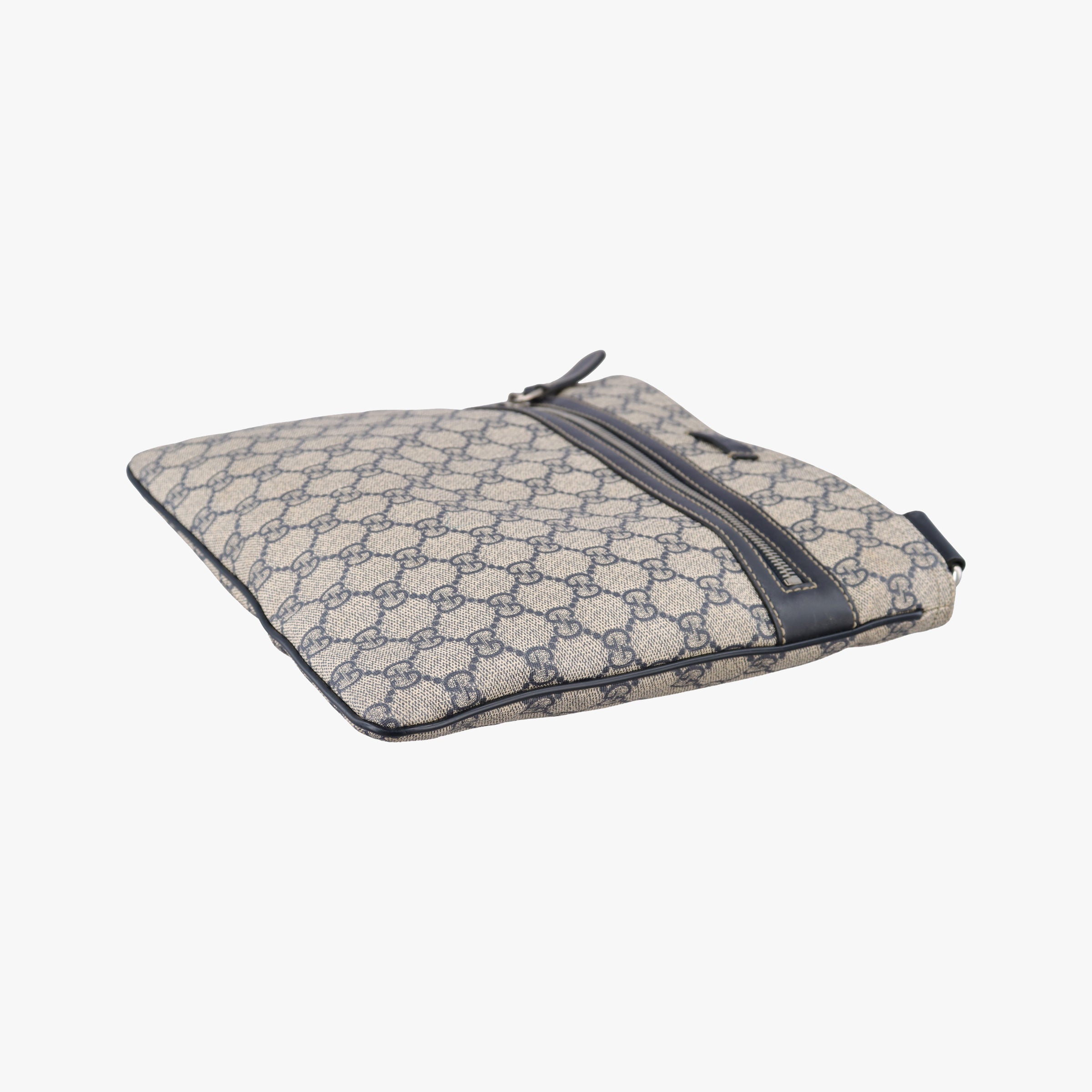 Vintage Gucci GG Supreme Messenger Beige × Navy PVC coated canvas×leather 295257 shoulderbag | stylenewstar