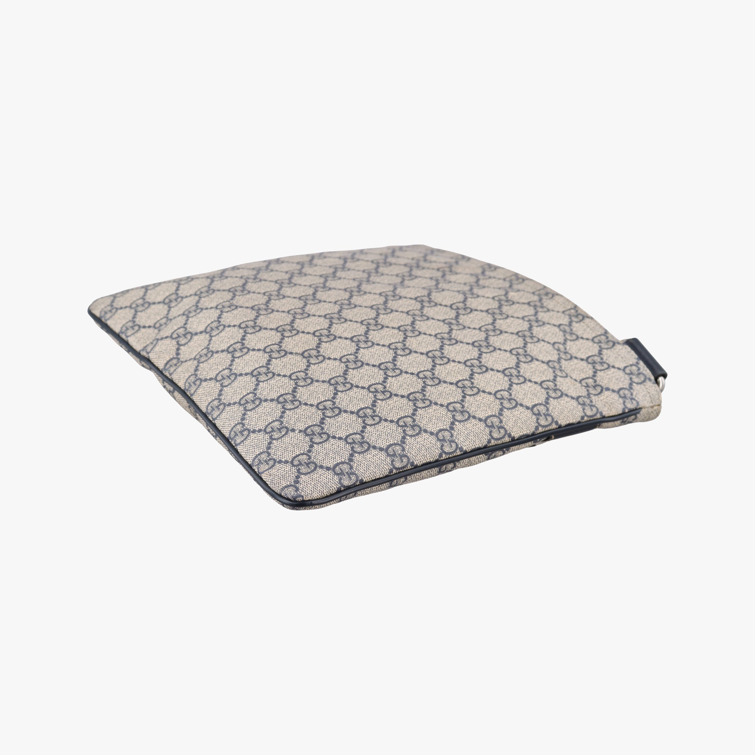 Vintage Gucci GG Supreme Messenger Beige × Navy PVC coated canvas×leather 295257 shoulderbag | stylenewstar
