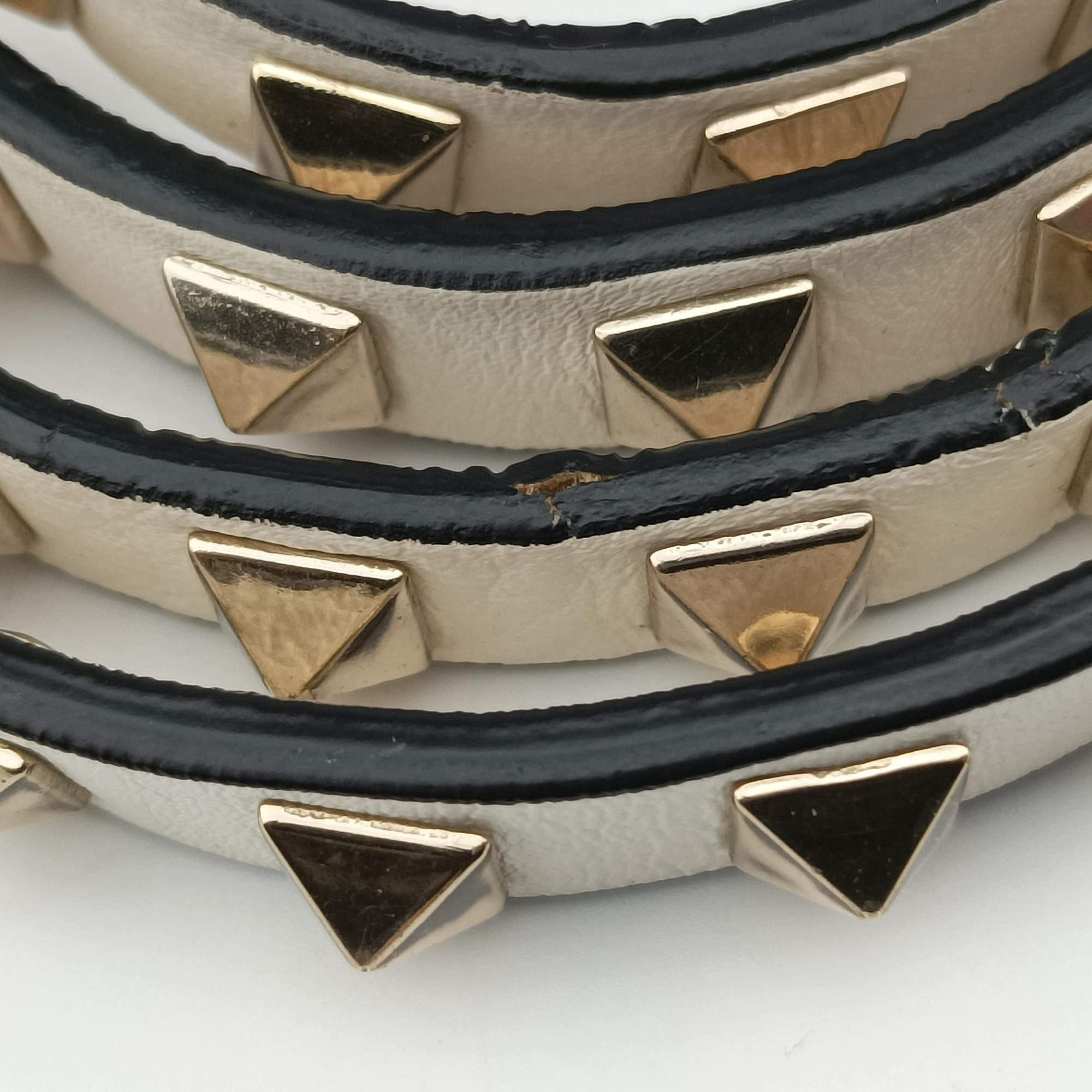 Pre-owned Valentino Rockstud White Leather  shoulderbag | stylenewstar