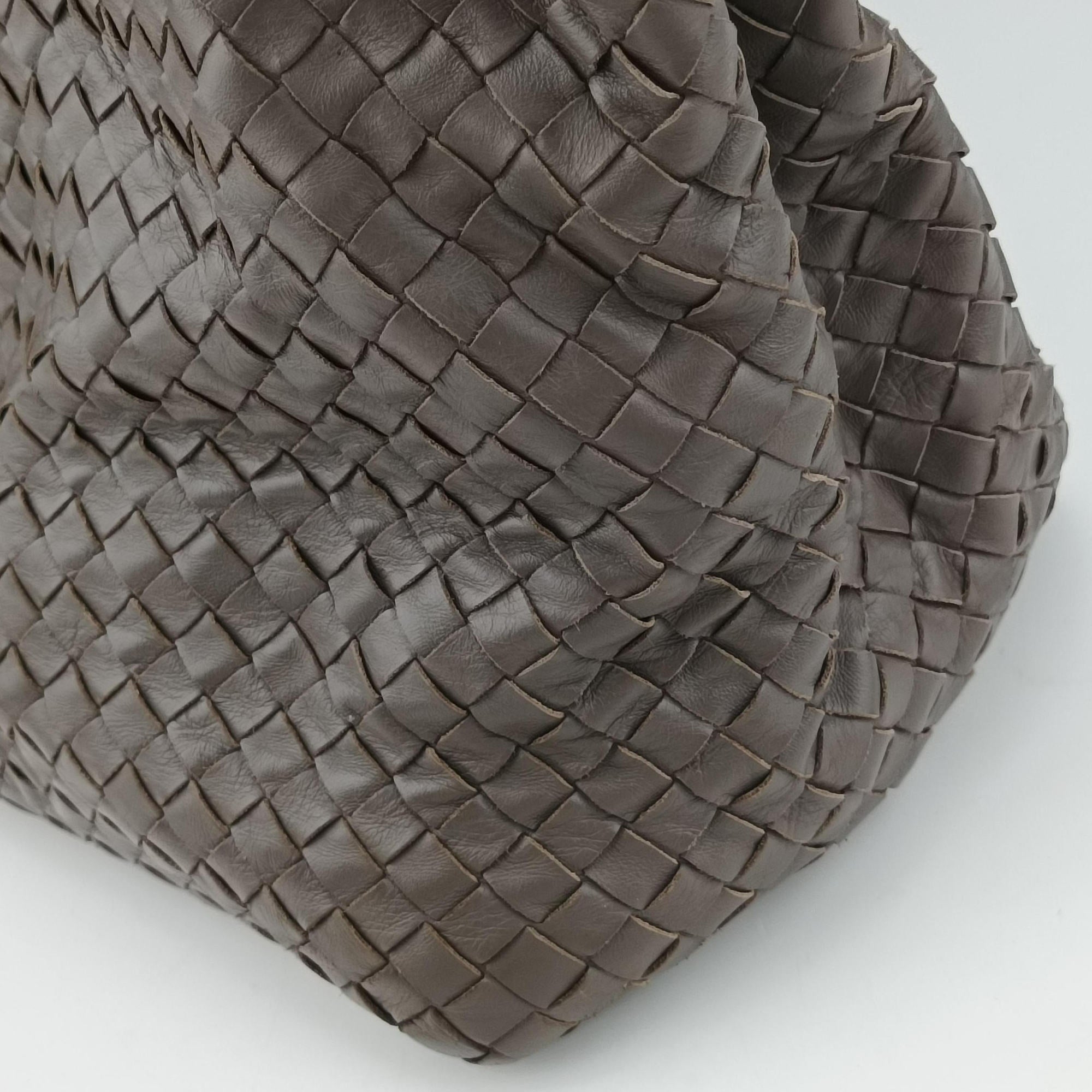 Pre-owned Bottega Veneta Intrecciato Shopper Acatl Brown lambskin  handbag | stylenewstar