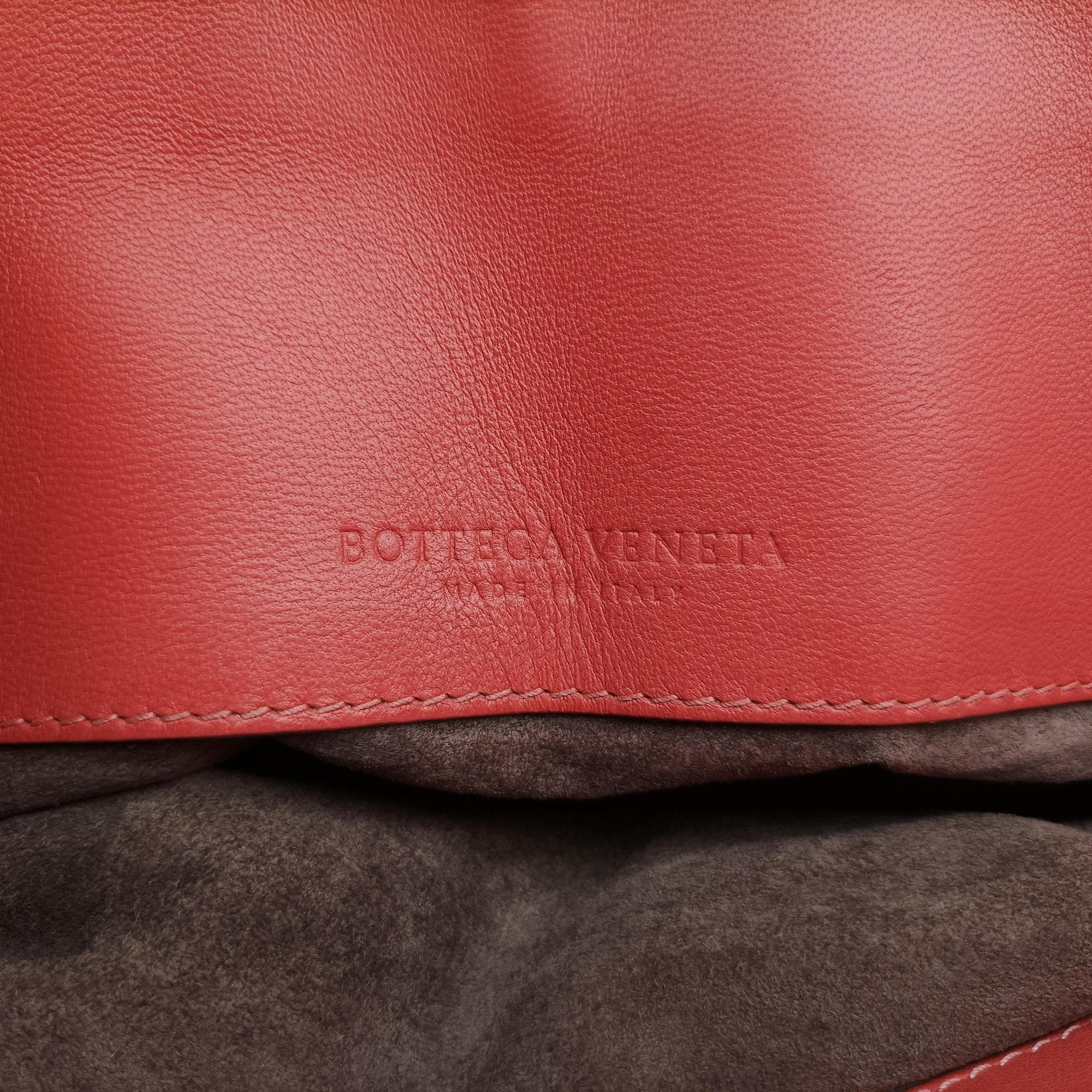 Pre-owned Bottega Veneta Intrecciato Coral red lambskin  handbag | stylenewstar