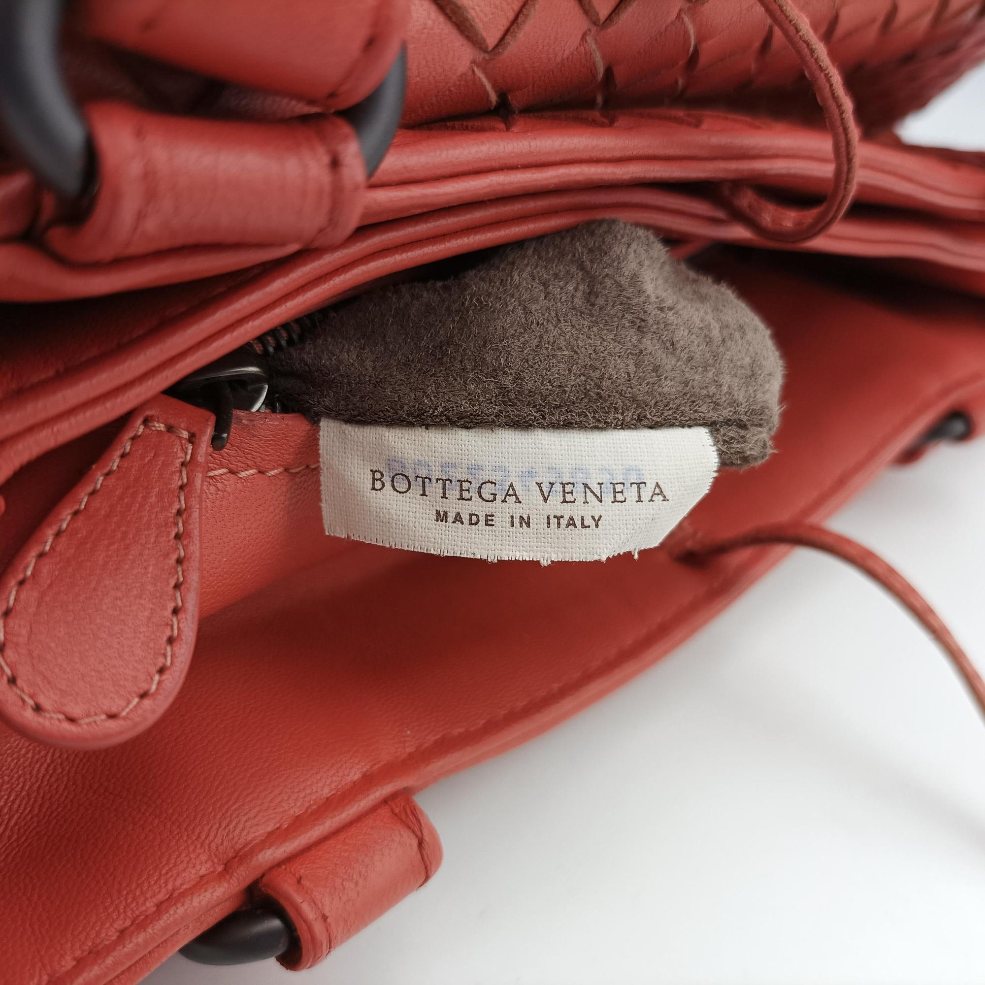 Pre-owned Bottega Veneta Intrecciato Coral red lambskin  handbag | stylenewstar