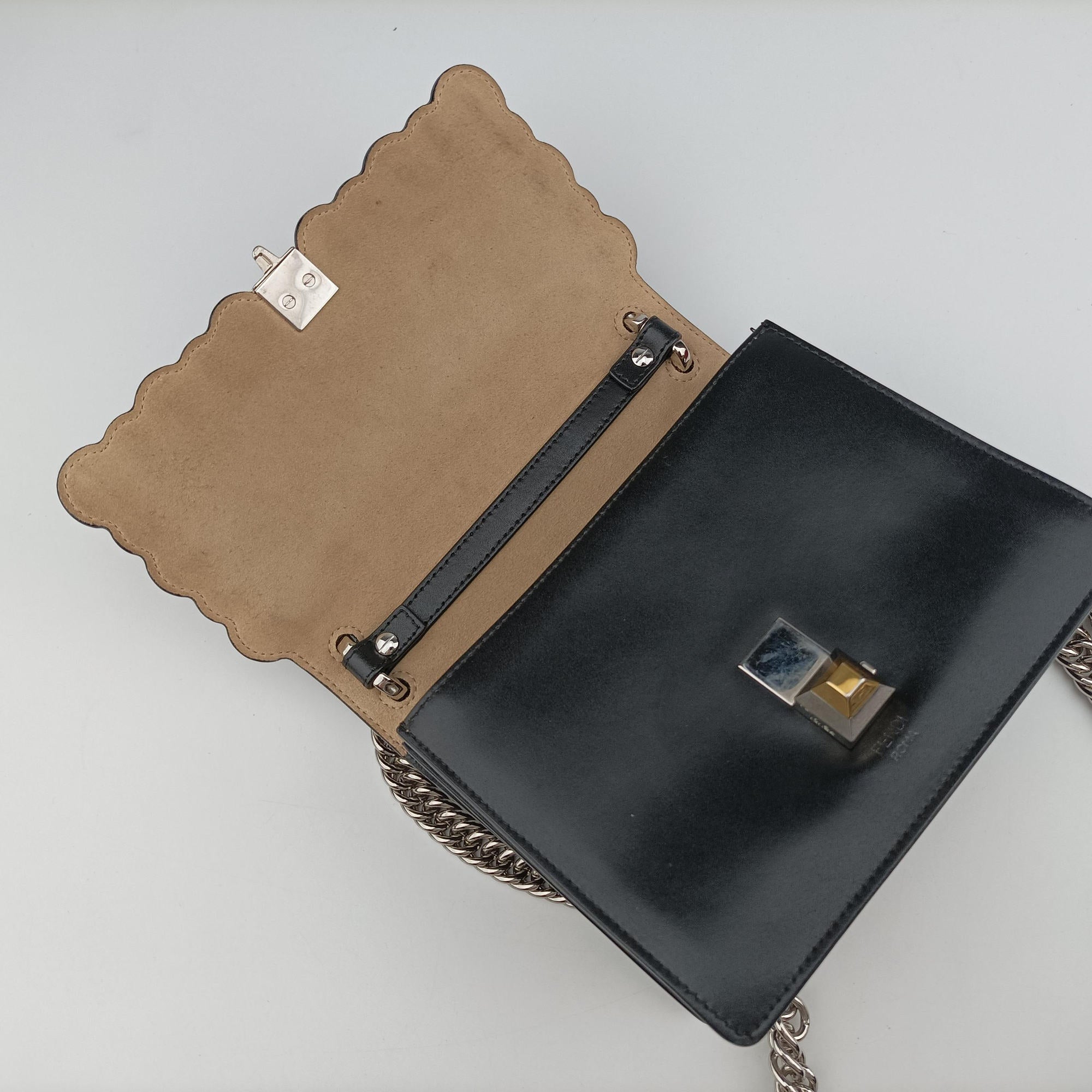Pre-owned Fendi studded Kan I Black Leather 8M0381 shoulderbag | stylenewstar