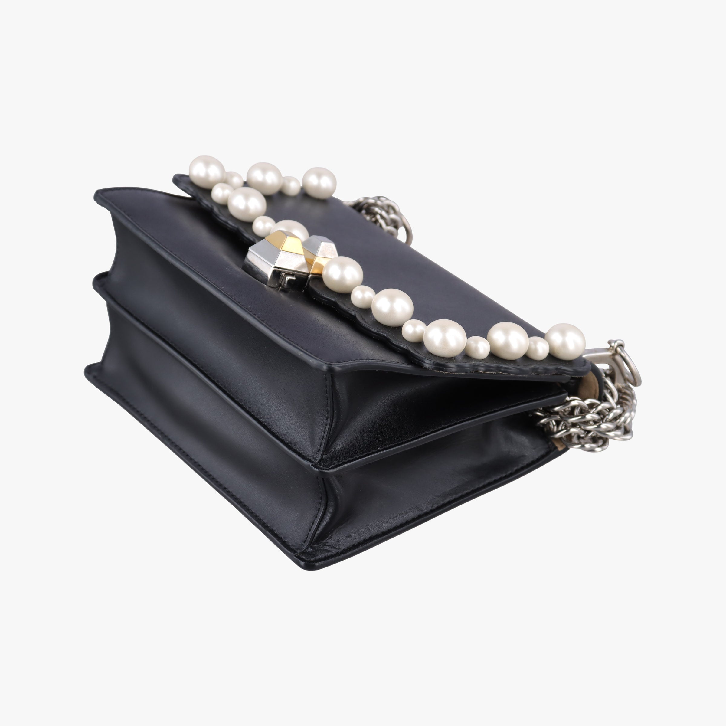 Pre-owned Fendi studded Kan I Black Leather 8M0381 shoulderbag | stylenewstar