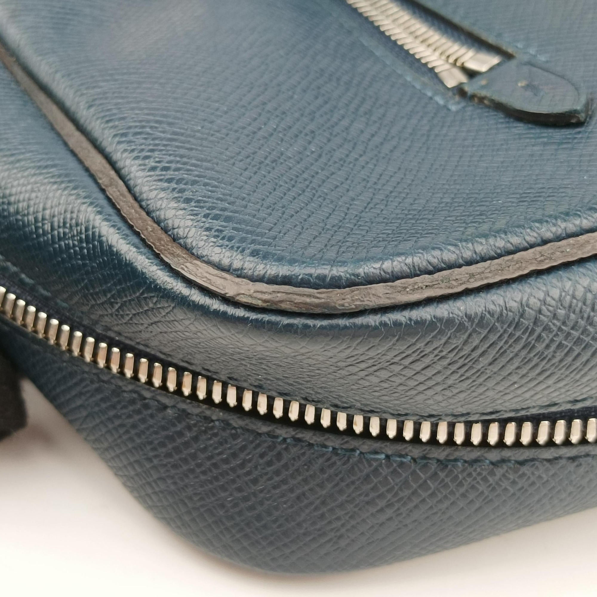 Pre-owned Louis Vuitton Porto Document Business MM Navy Taiga M32705 handbag | stylenewstar