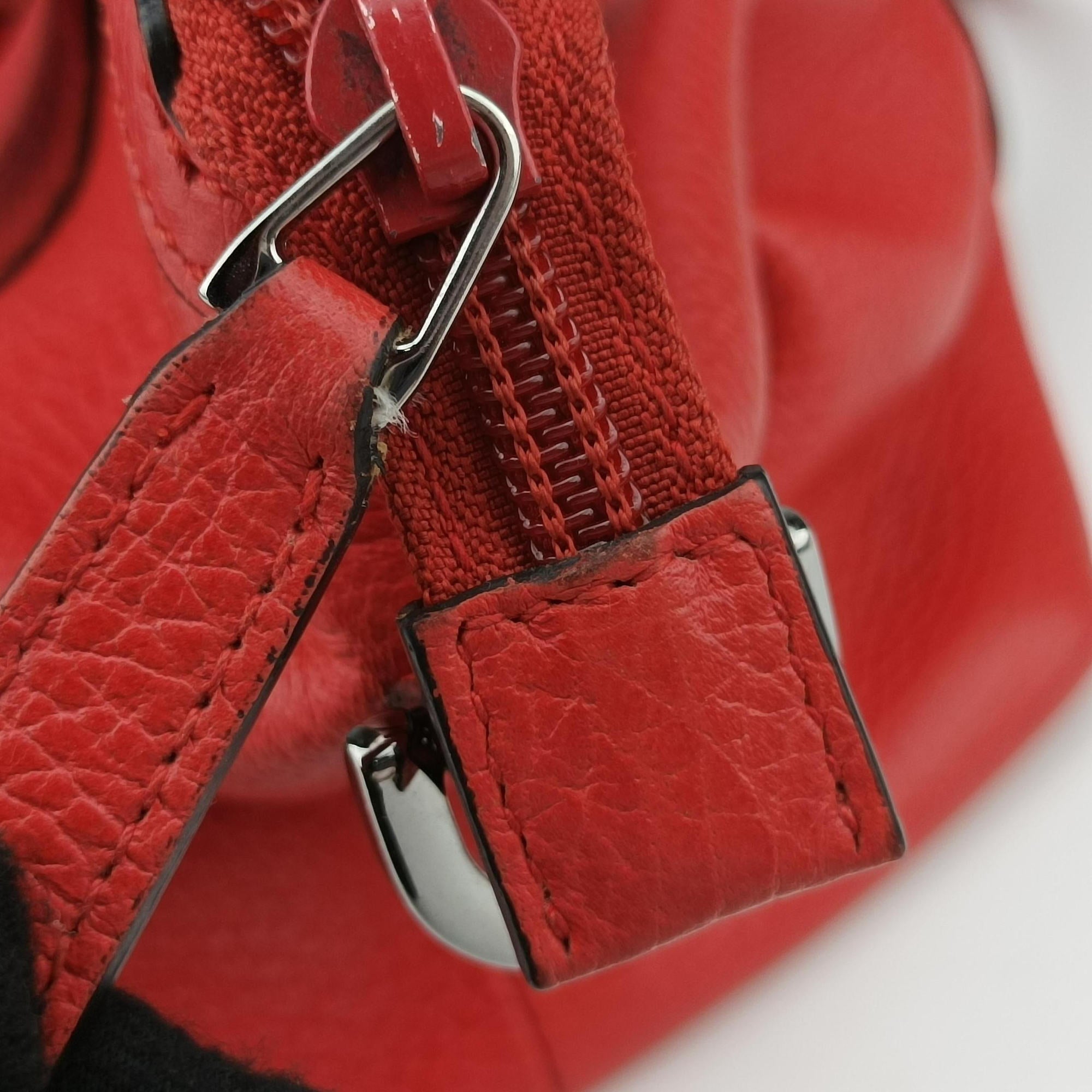 Pre-owned Gucci charm dome Red Leather 341503 shoulderbag | stylenewstar