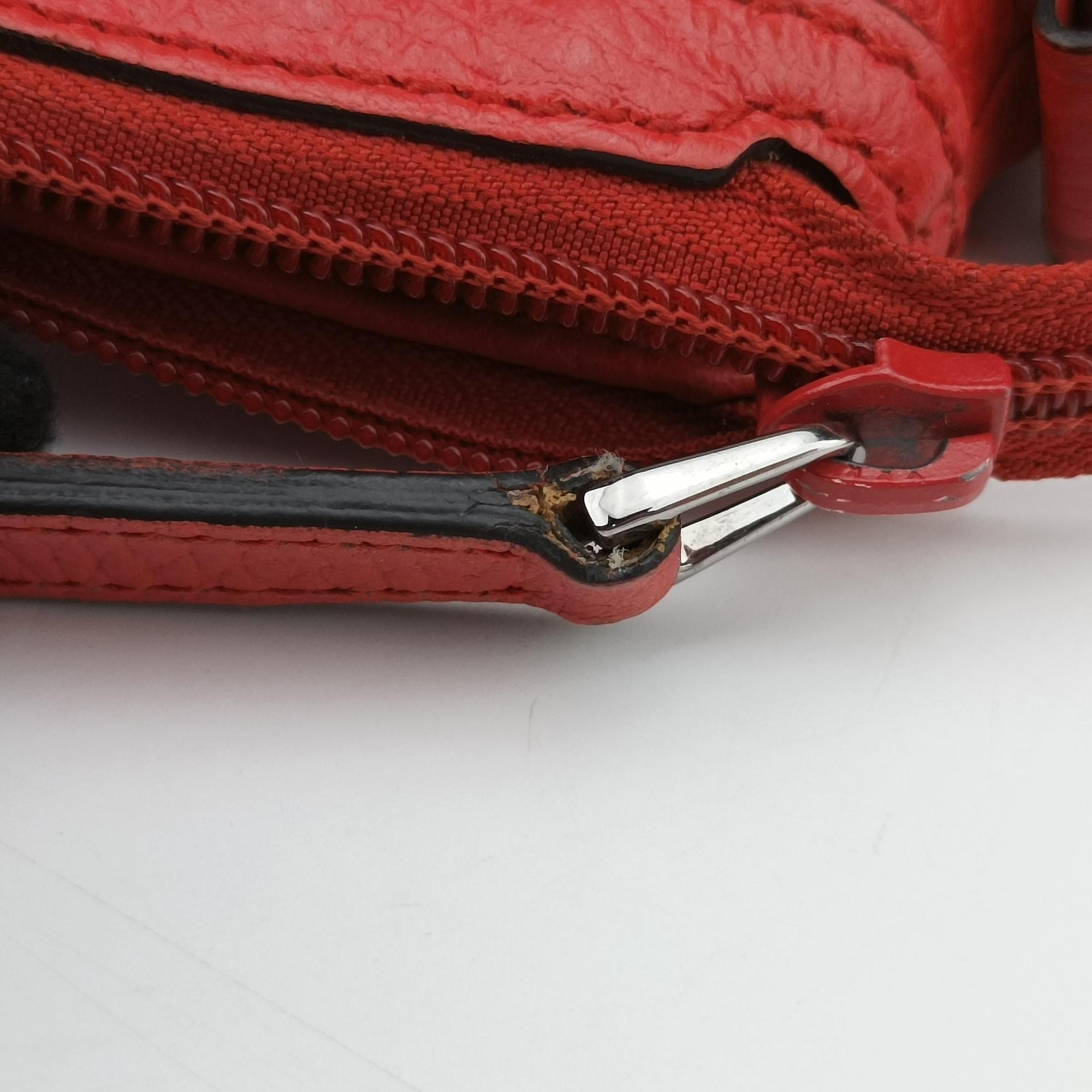 Pre-owned Gucci charm dome Red Leather 341503 shoulderbag | stylenewstar