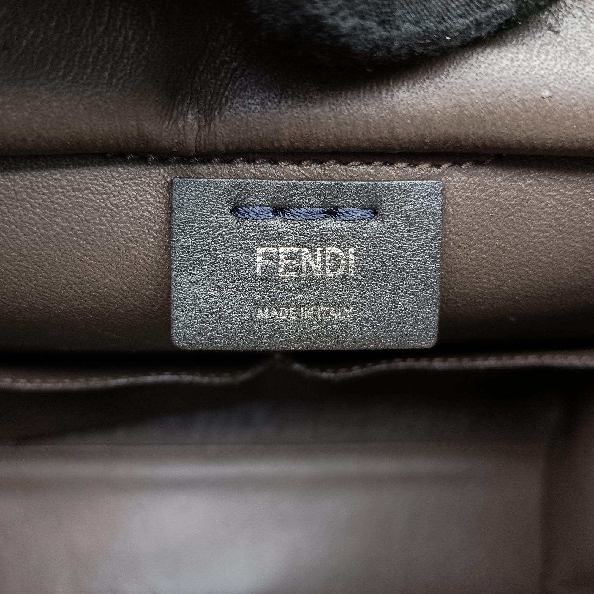 Pre-owned Fendi Trois Jours Navy Leather 8BH279 shoulderbag | stylenewstar