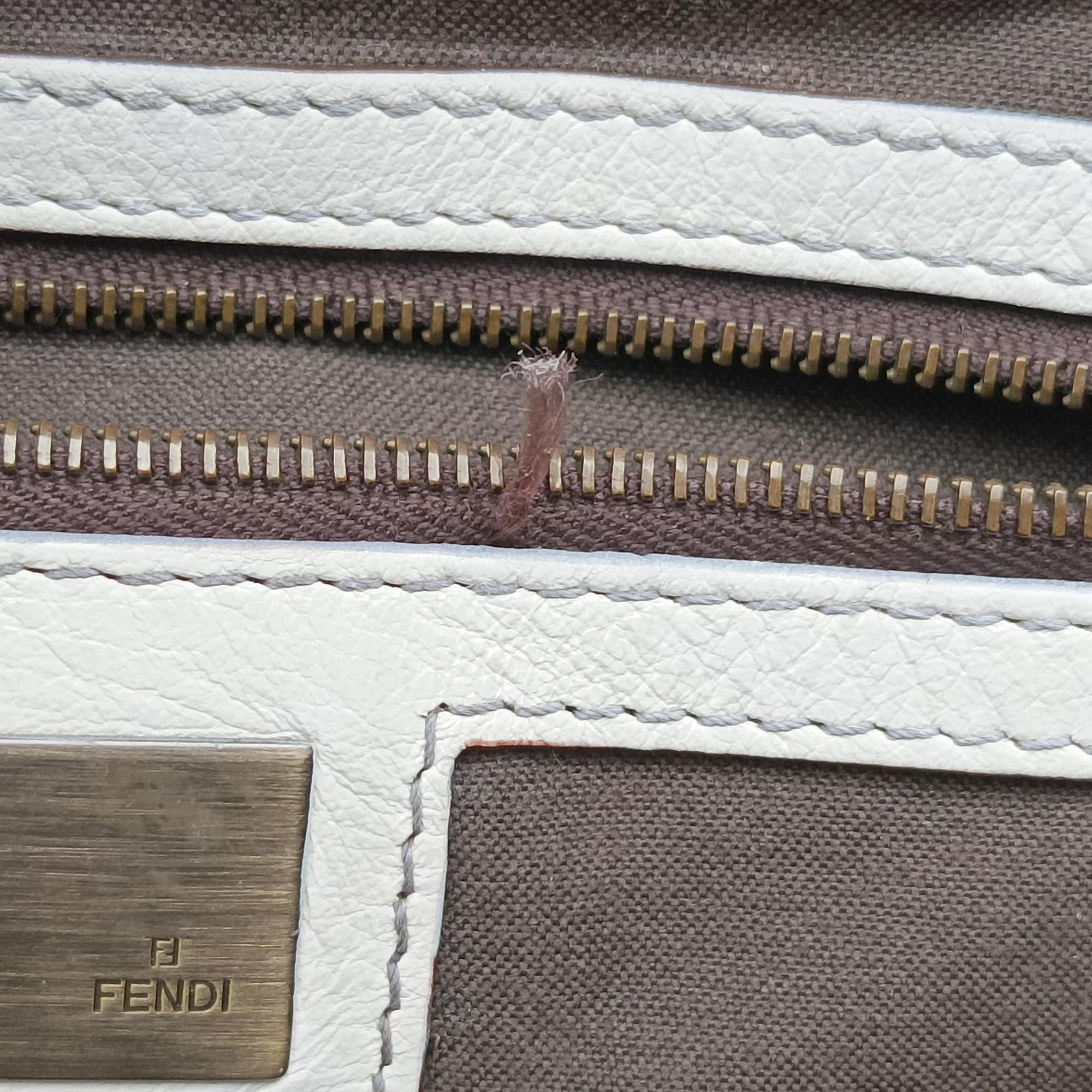 Vintage Fendi Borsa Frame Doctor White Leather 8BN191 handbag | stylenewstar