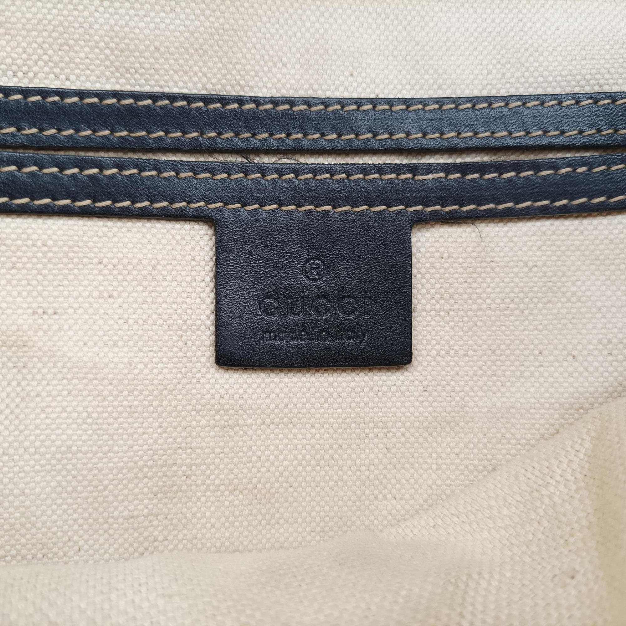 Pre-owned Gucci GG Plus GG Supreme beige×navy PVC coated canvas×Leather 223666 shoulderbag | stylenewstar