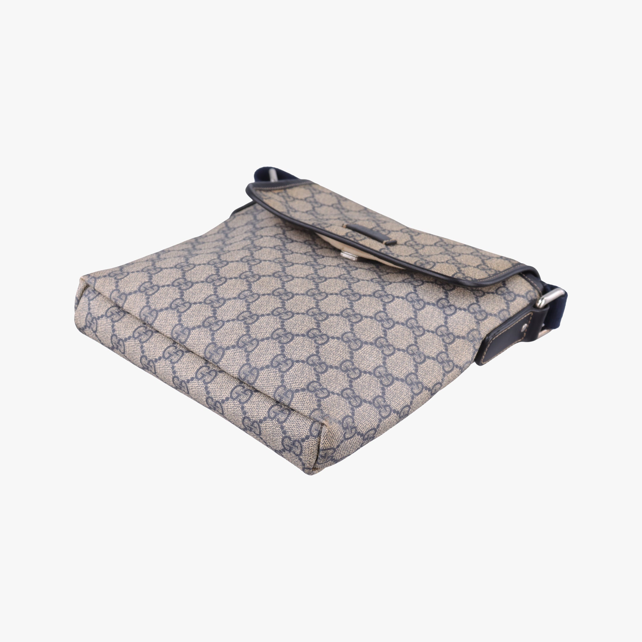 Pre-owned Gucci GG Plus GG Supreme beige×navy PVC coated canvas×Leather 223666 shoulderbag | stylenewstar